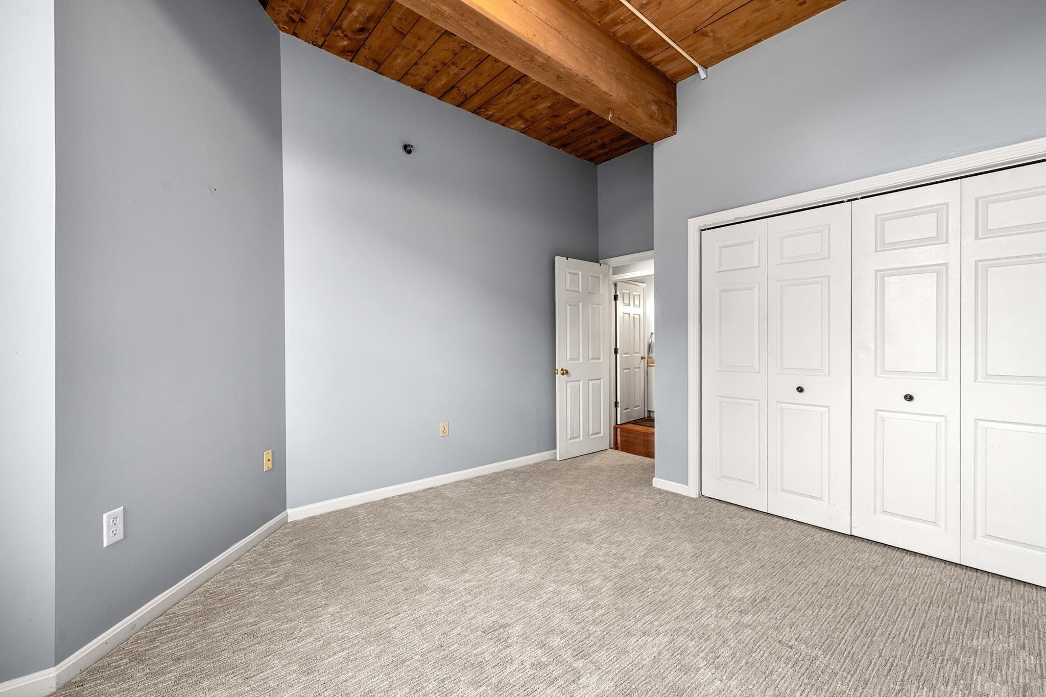 Condominium at 21 Wingate # 402, Haverhill MA 01810, Haverhill, photo 22 of 40
