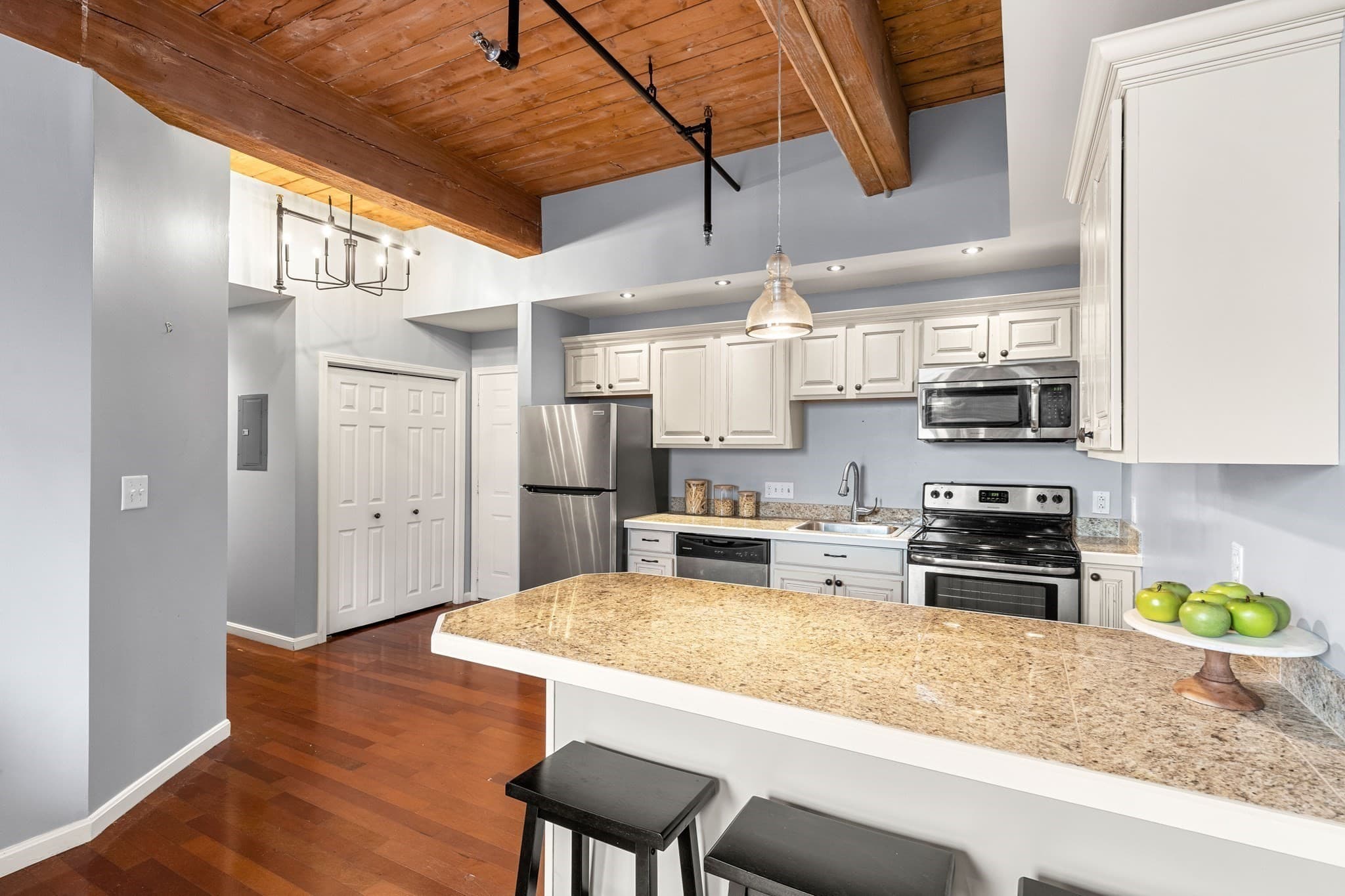 Condominium at 21 Wingate # 402, Haverhill MA 01810, Haverhill, photo 3 of 40