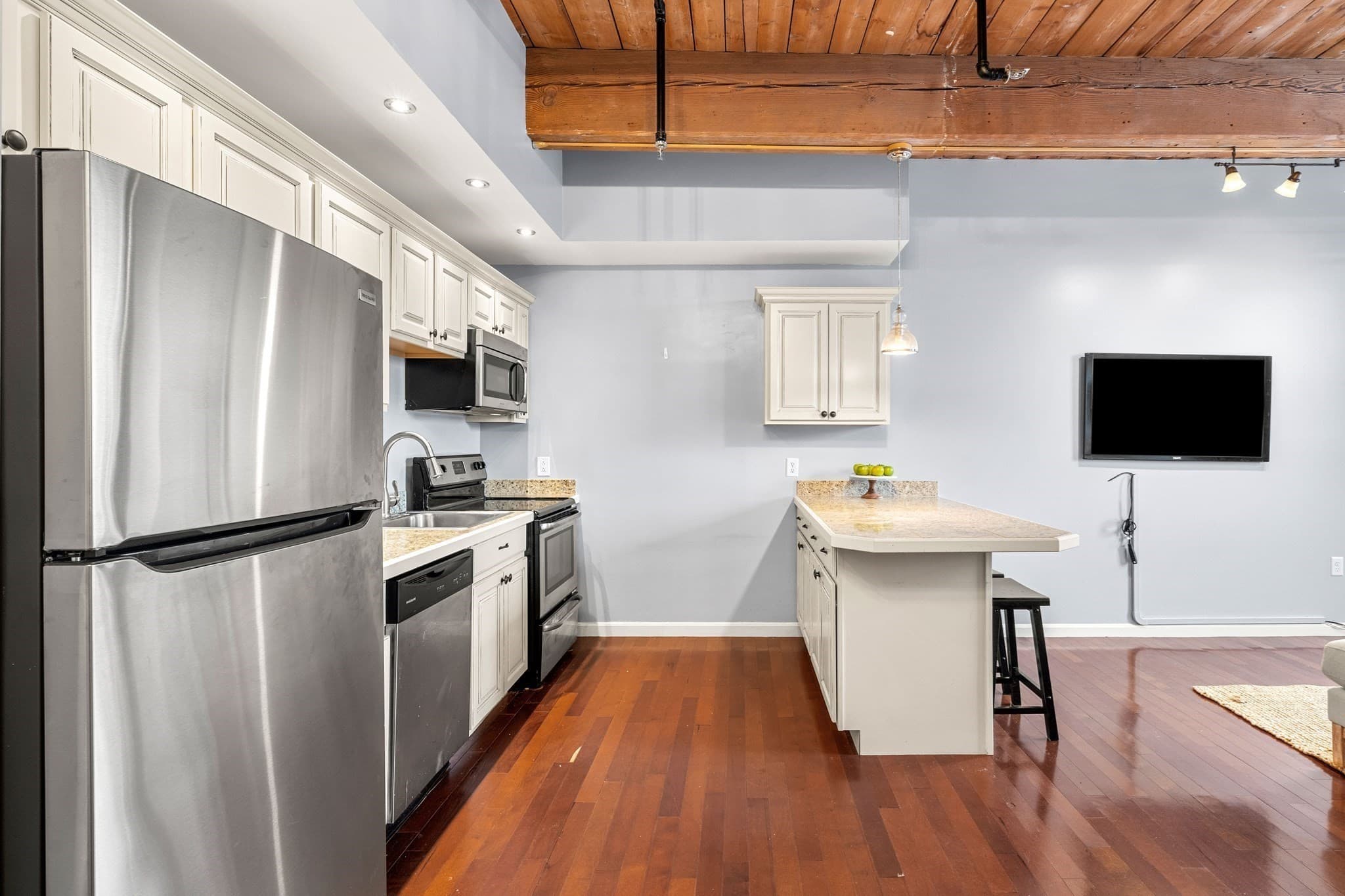 Condominium at 21 Wingate # 402, Haverhill MA 01810, Haverhill, photo 5 of 40
