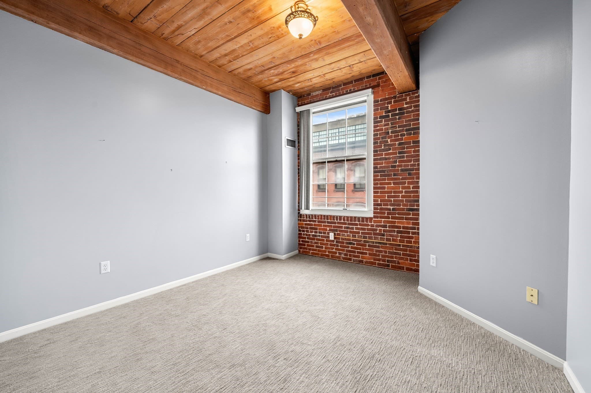 Condominium at 21 Wingate # 402, Haverhill MA 01810, Haverhill, photo 20 of 40