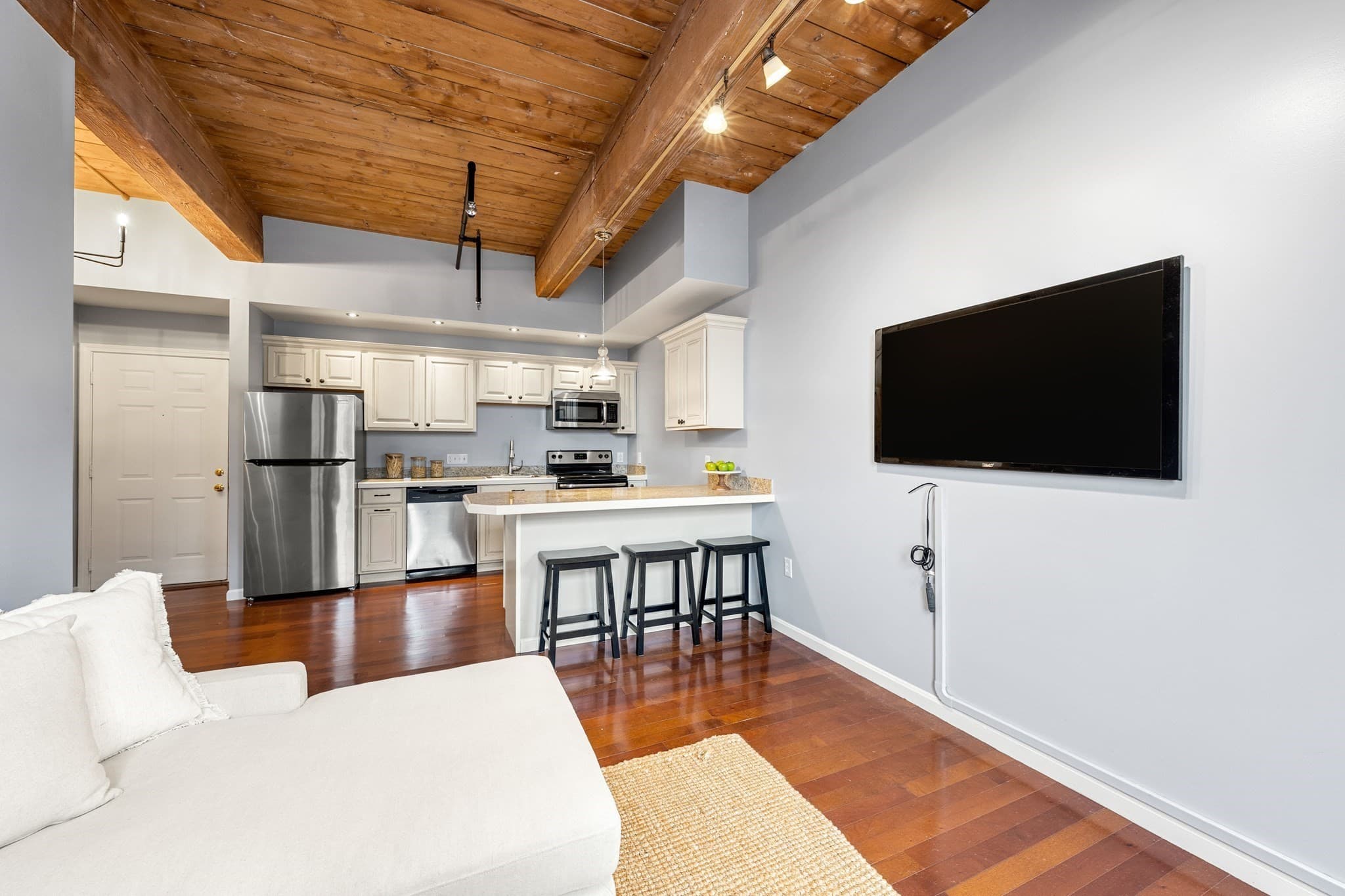 Condominium at 21 Wingate # 402, Haverhill MA 01810, Haverhill, photo 11 of 40