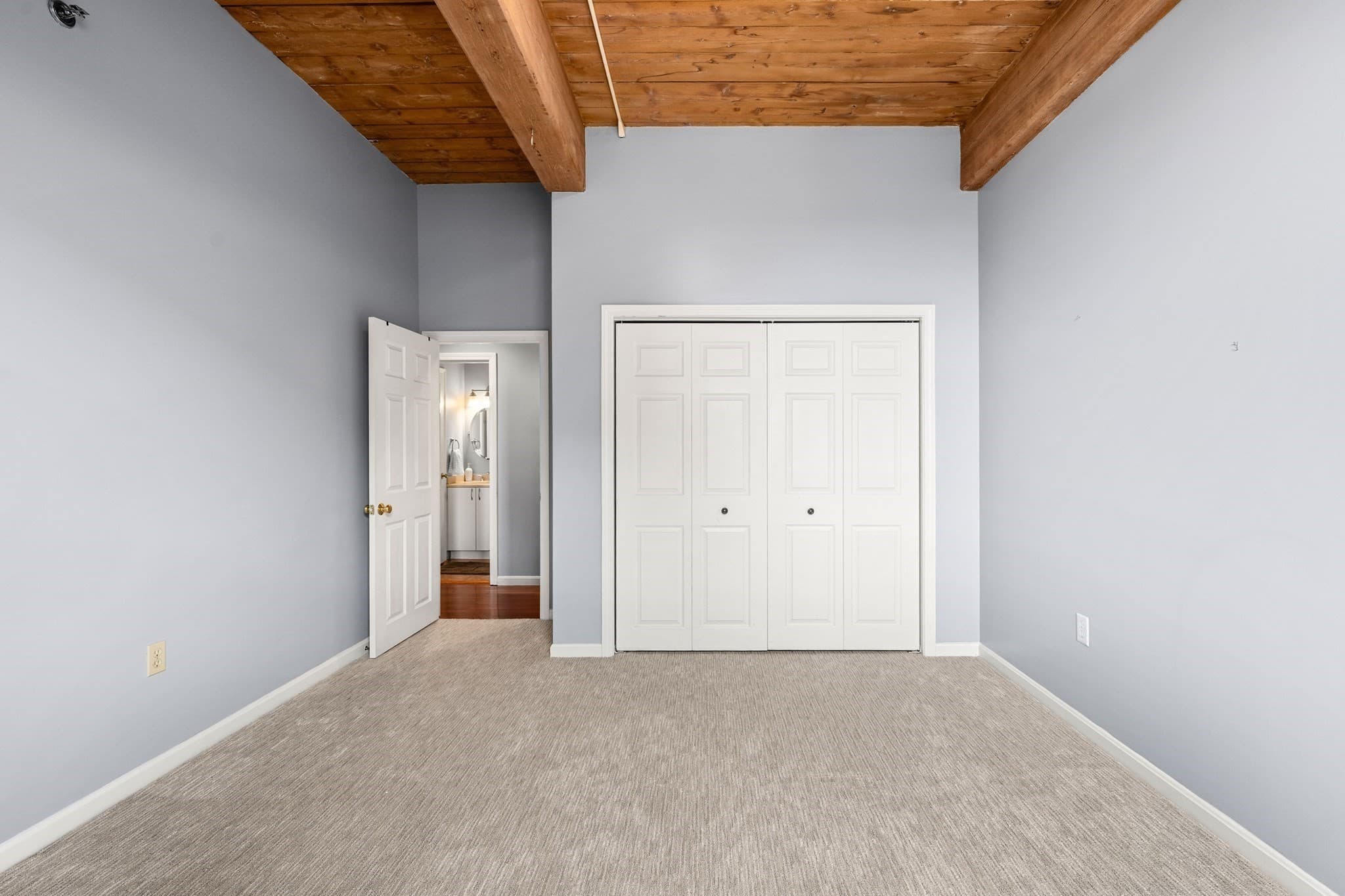 Condominium at 21 Wingate # 402, Haverhill MA 01810, Haverhill, photo 21 of 40