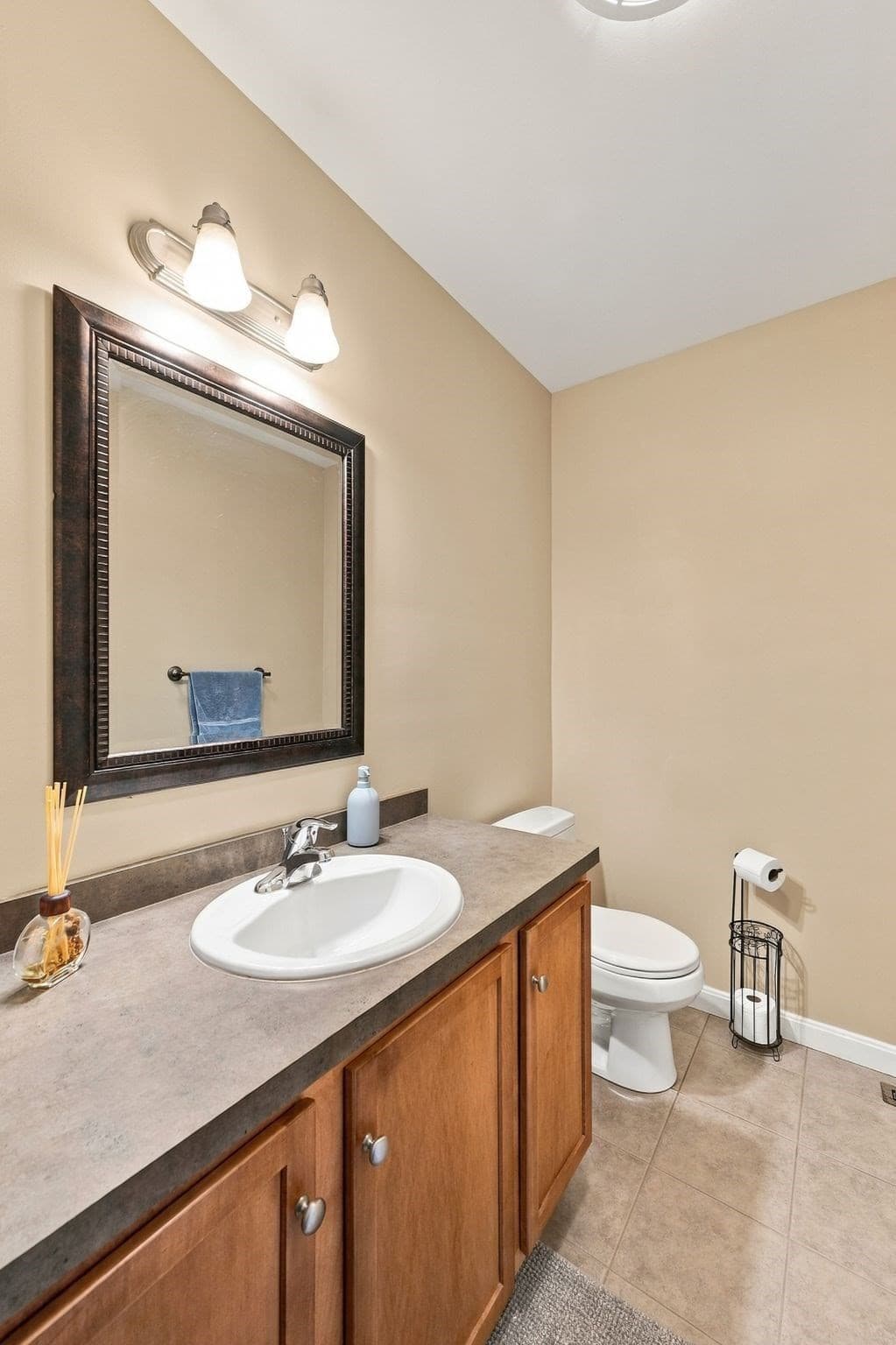 Condominium at 117 Ingell St # B, Taunton MA 02780, Taunton, photo 17 of 40