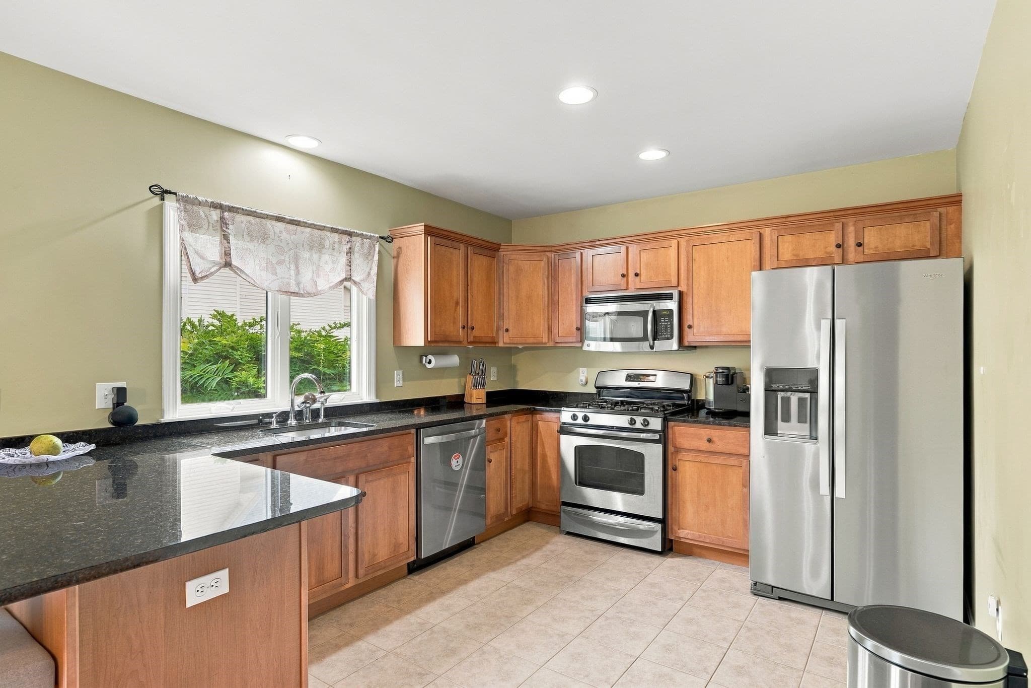 Condominium at 117 Ingell St # B, Taunton MA 02780, Taunton, photo 12 of 40