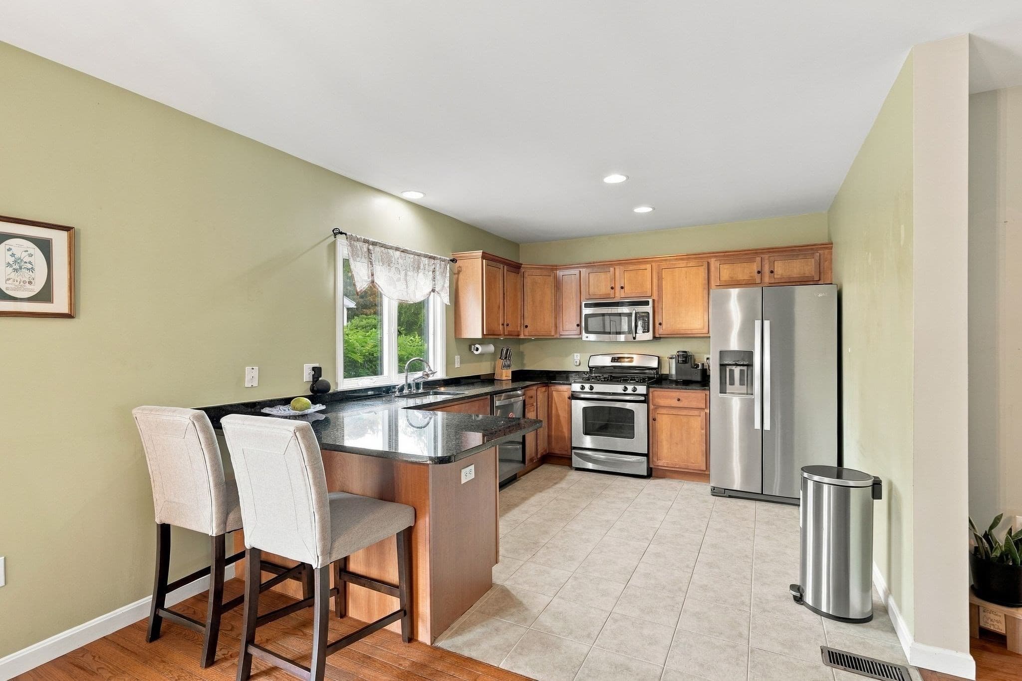 Condominium at 117 Ingell St # B, Taunton MA 02780, Taunton, photo 9 of 40