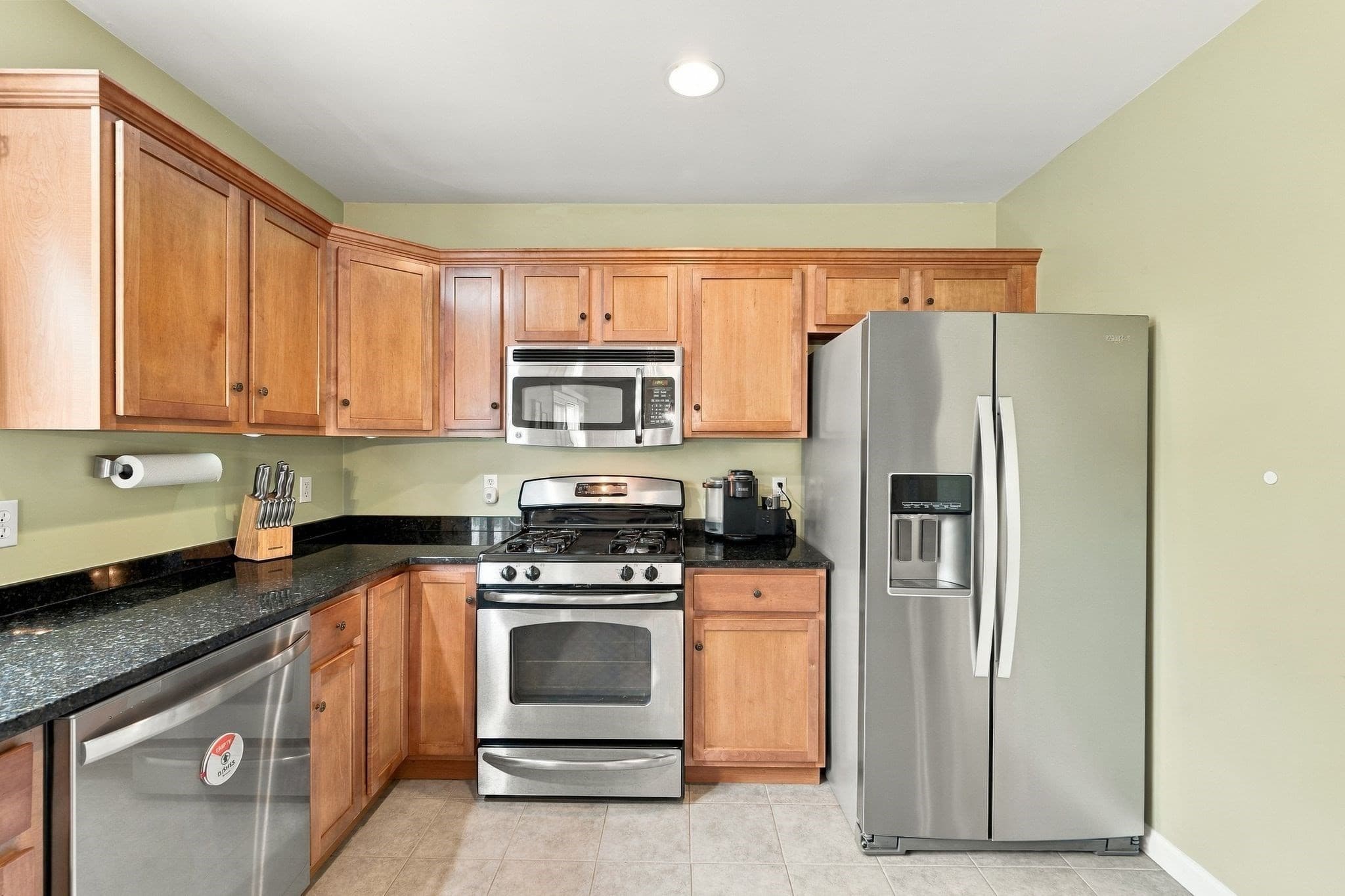 Condominium at 117 Ingell St # B, Taunton MA 02780, Taunton, photo 11 of 40