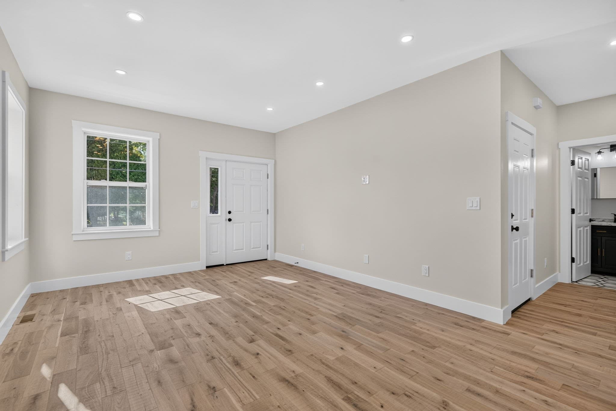 Single Family Residence at 11 Lorenzo Street, Worcester MA 01604, Worcester, photo 6 of 35