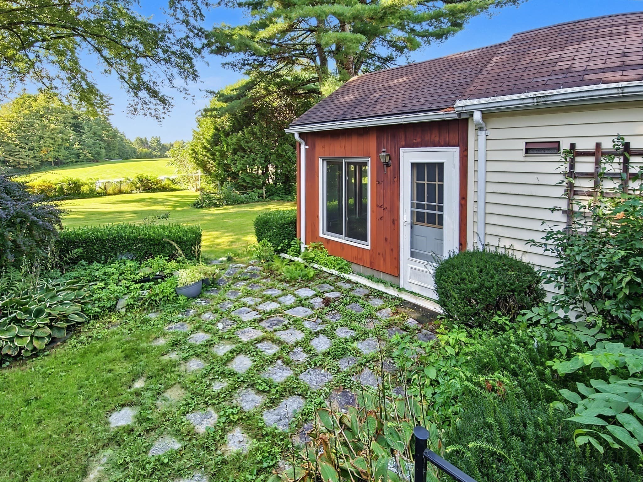 Single Family Residence at 170 Barton Rd, Greenfield MA 01301, Greenfield, photo 6 of 37