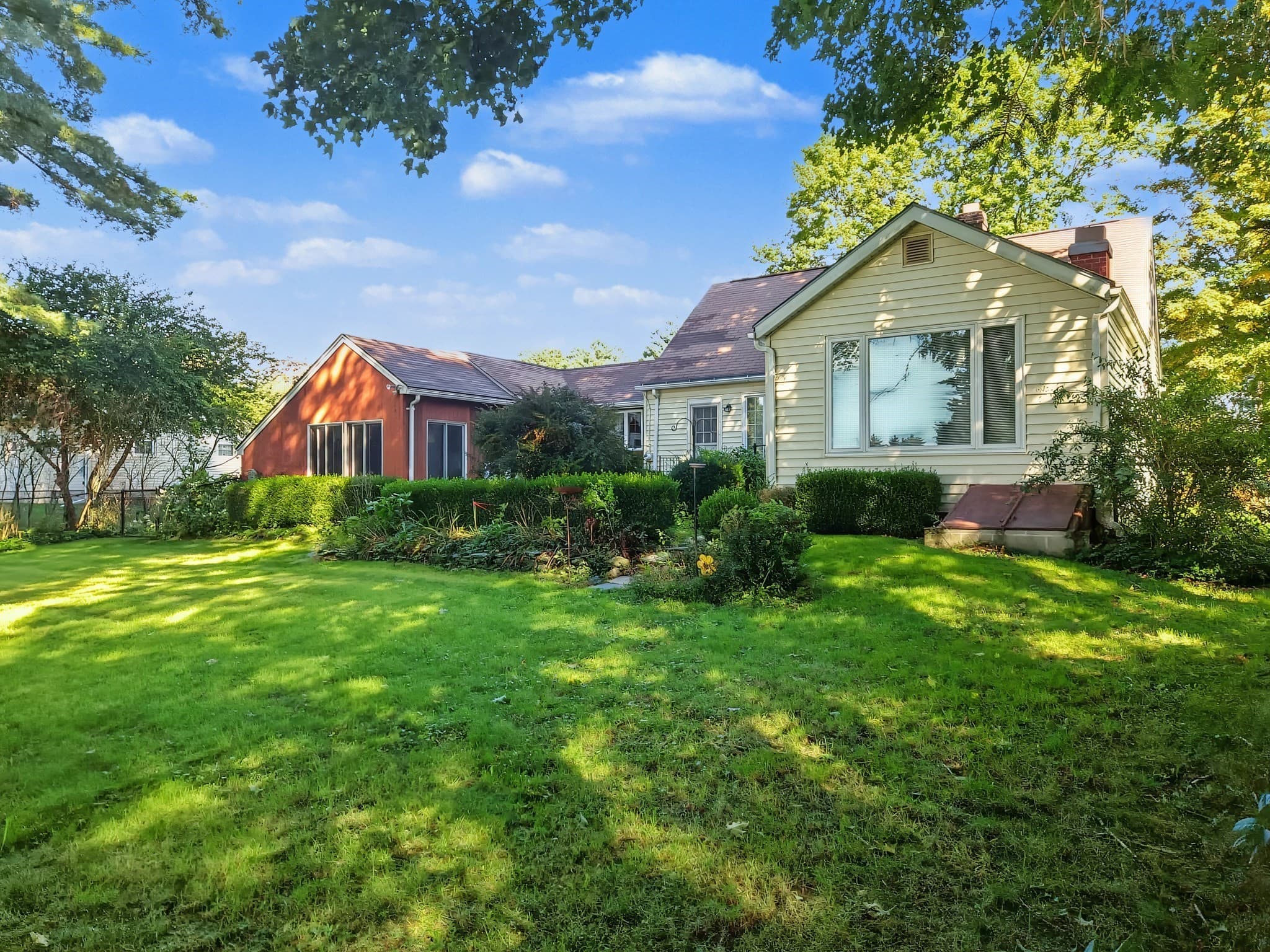 Single Family Residence at 170 Barton Rd, Greenfield MA 01301, Greenfield, photo 5 of 37