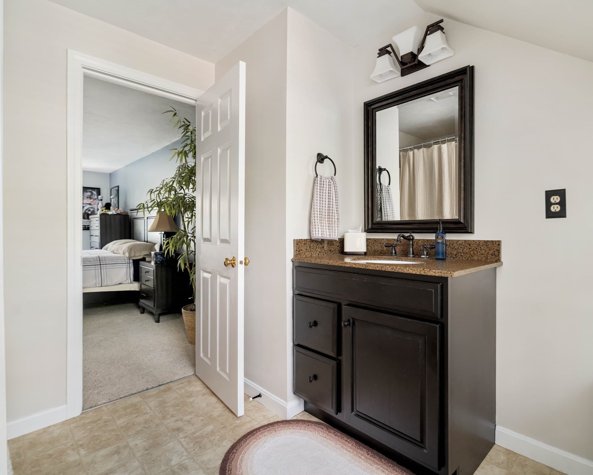 Condominium at 13 Fieldstone St # 13, Upton MA 01568, Upton, photo 29 of 42