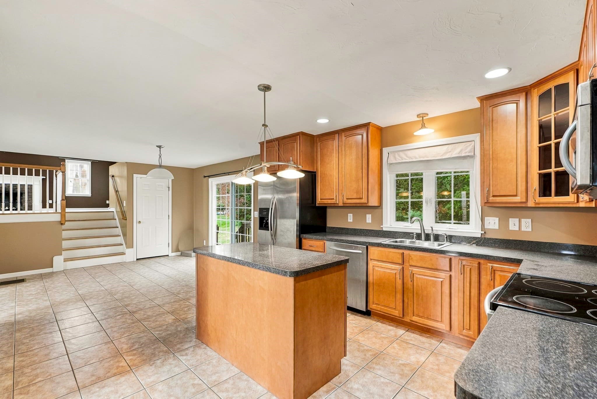 Single Family Residence at 10 Jonathan Cir, Rutland MA 01543, Rutland, photo 23 of 42