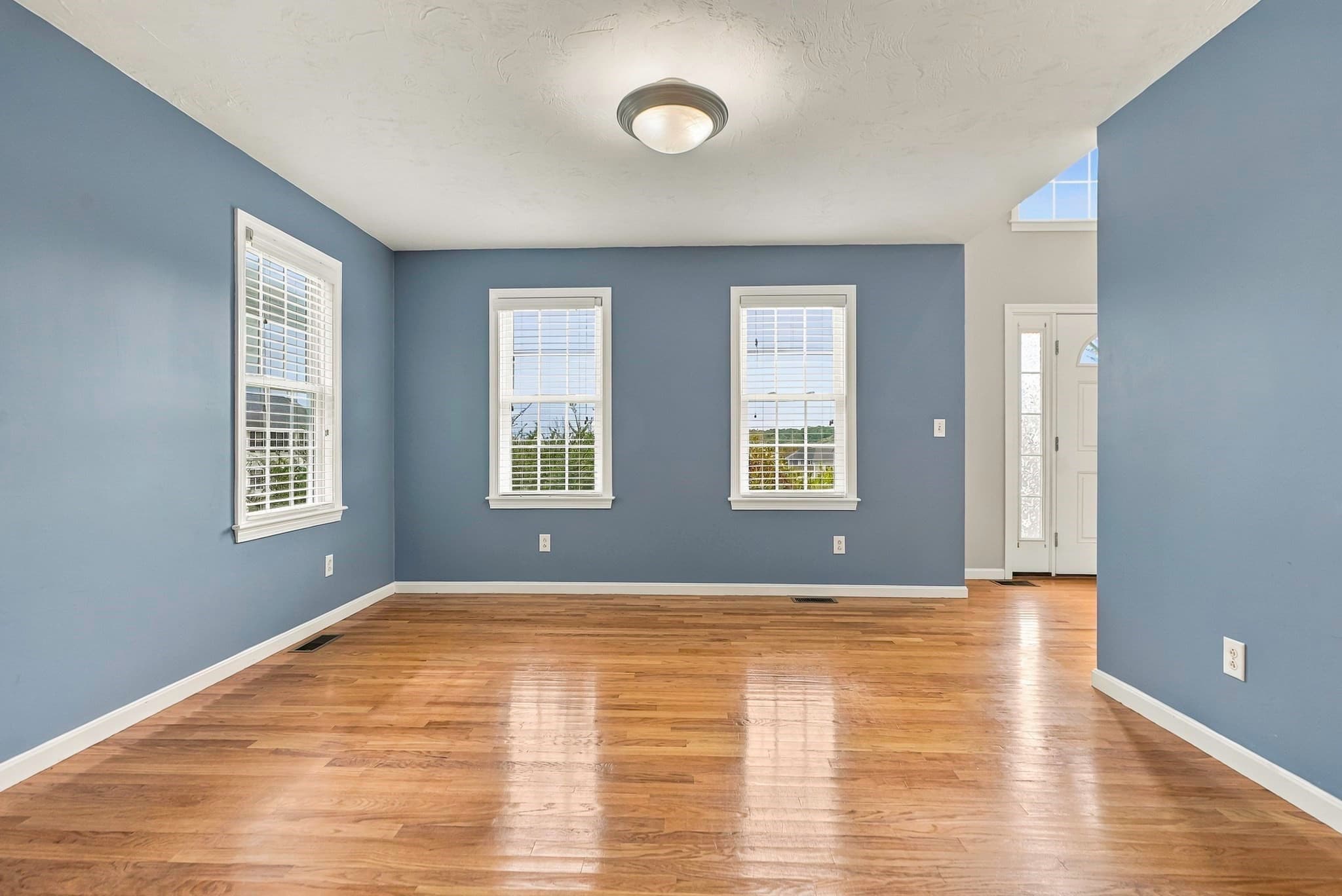Single Family Residence at 10 Jonathan Cir, Rutland MA 01543, Rutland, photo 20 of 42