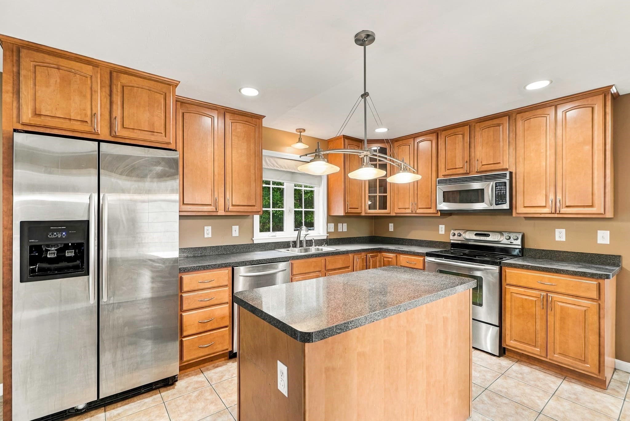 Single Family Residence at 10 Jonathan Cir, Rutland MA 01543, Rutland, photo 24 of 42