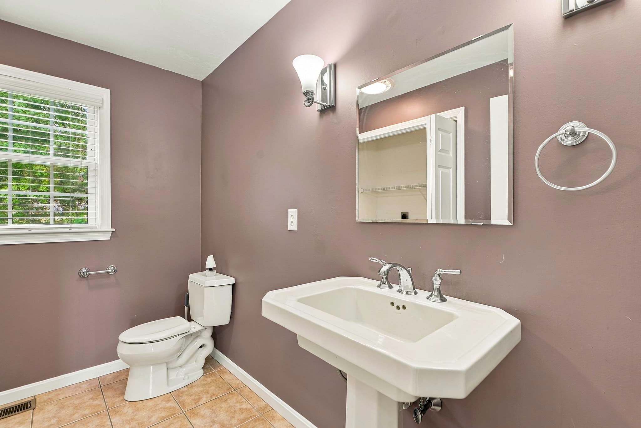 Single Family Residence at 10 Jonathan Cir, Rutland MA 01543, Rutland, photo 21 of 42