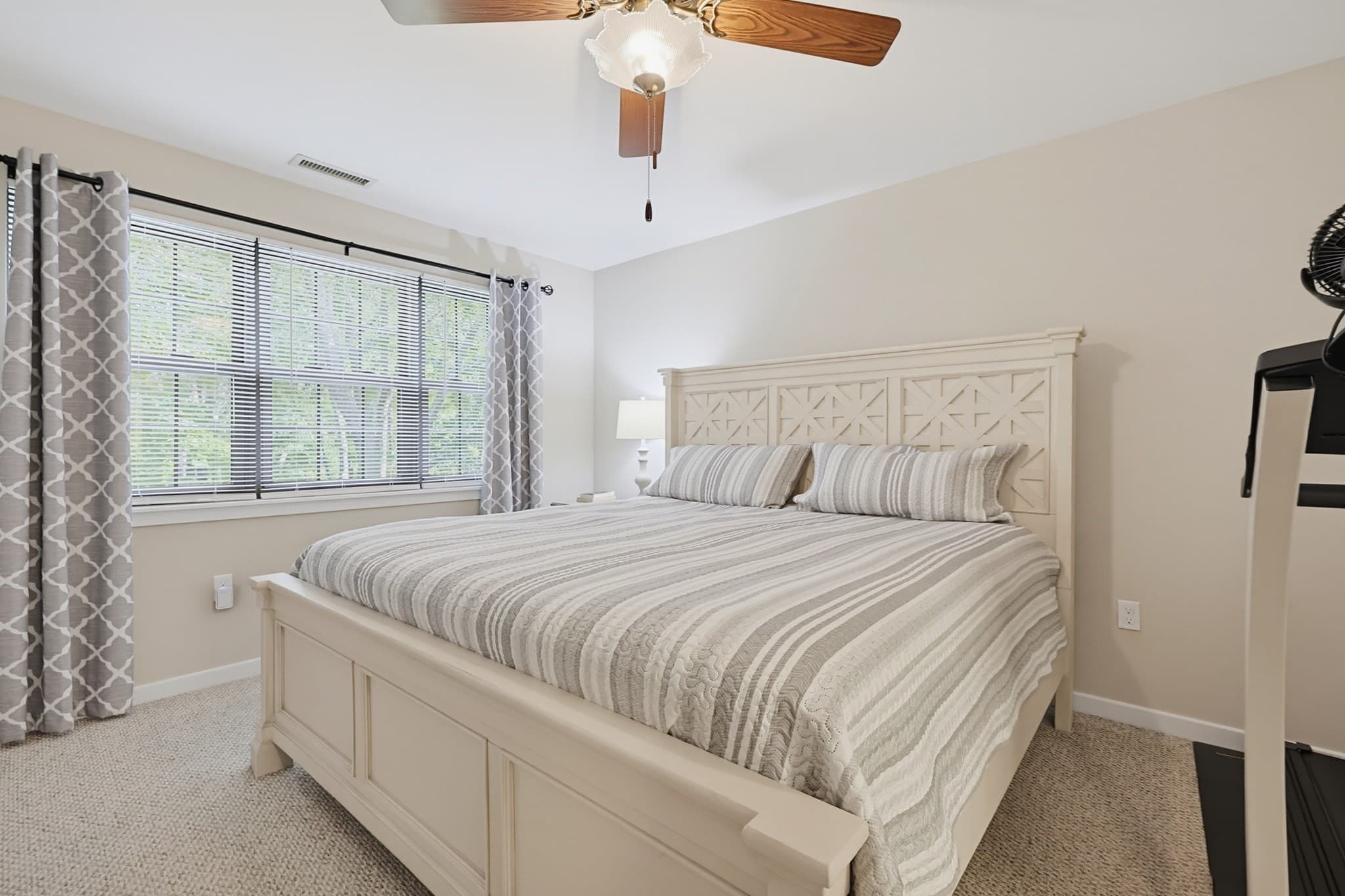 Condominium at 1 Victoria Drive # 2, Auburn MA 01501, Auburn, photo 25 of 41