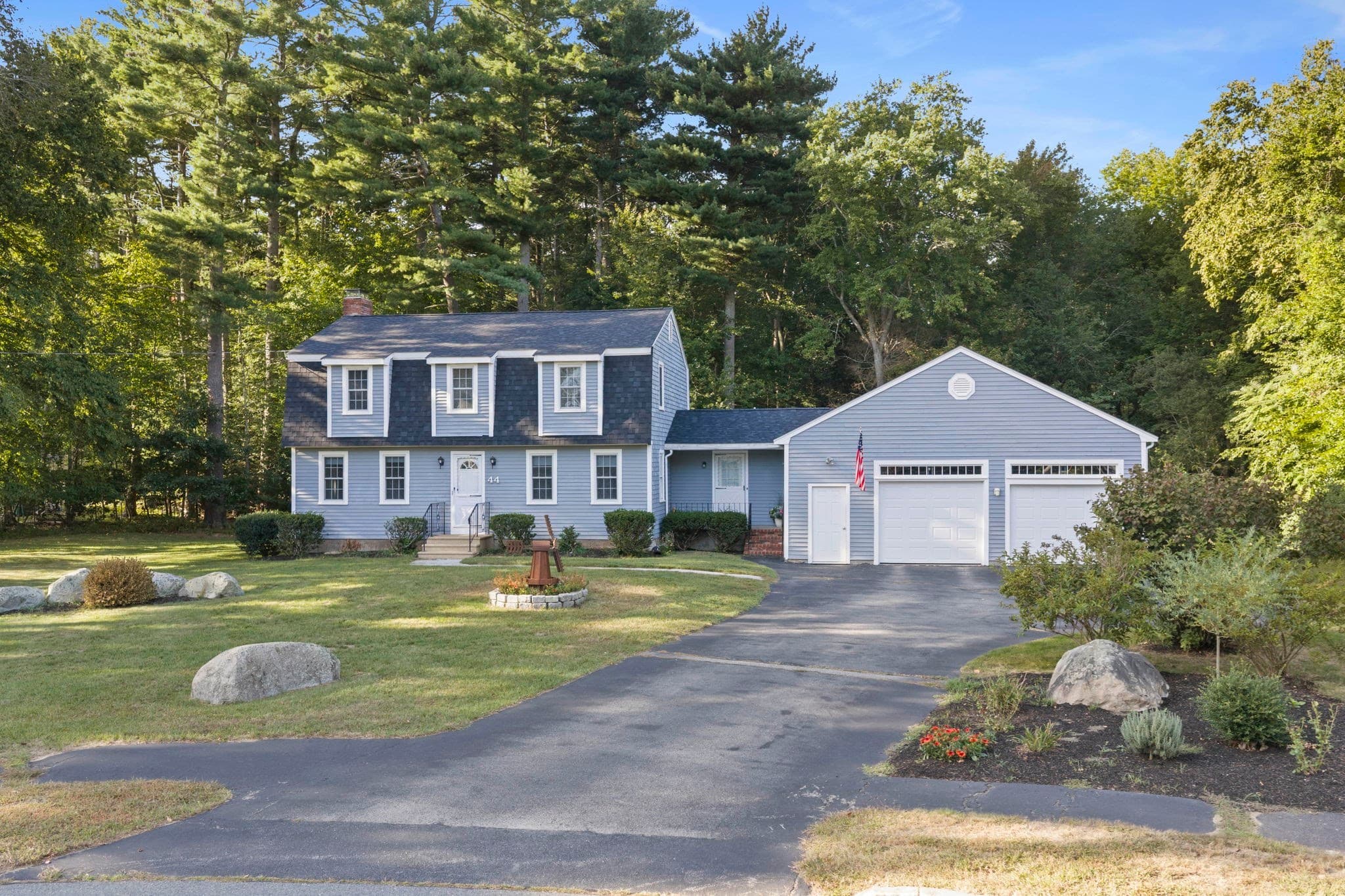 Single Family Residence at 44 Pine Island Rd, Hanover MA 02339, Hanover, photo 2 of 37