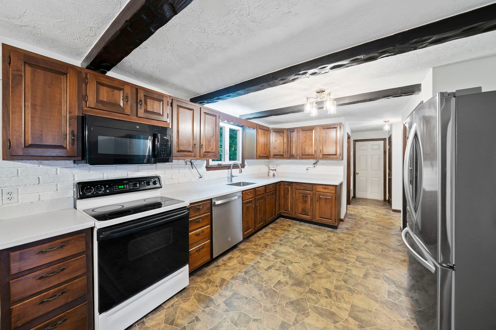 Single Family Residence at 44 Pine Island Rd, Hanover MA 02339, Hanover, photo 7 of 37