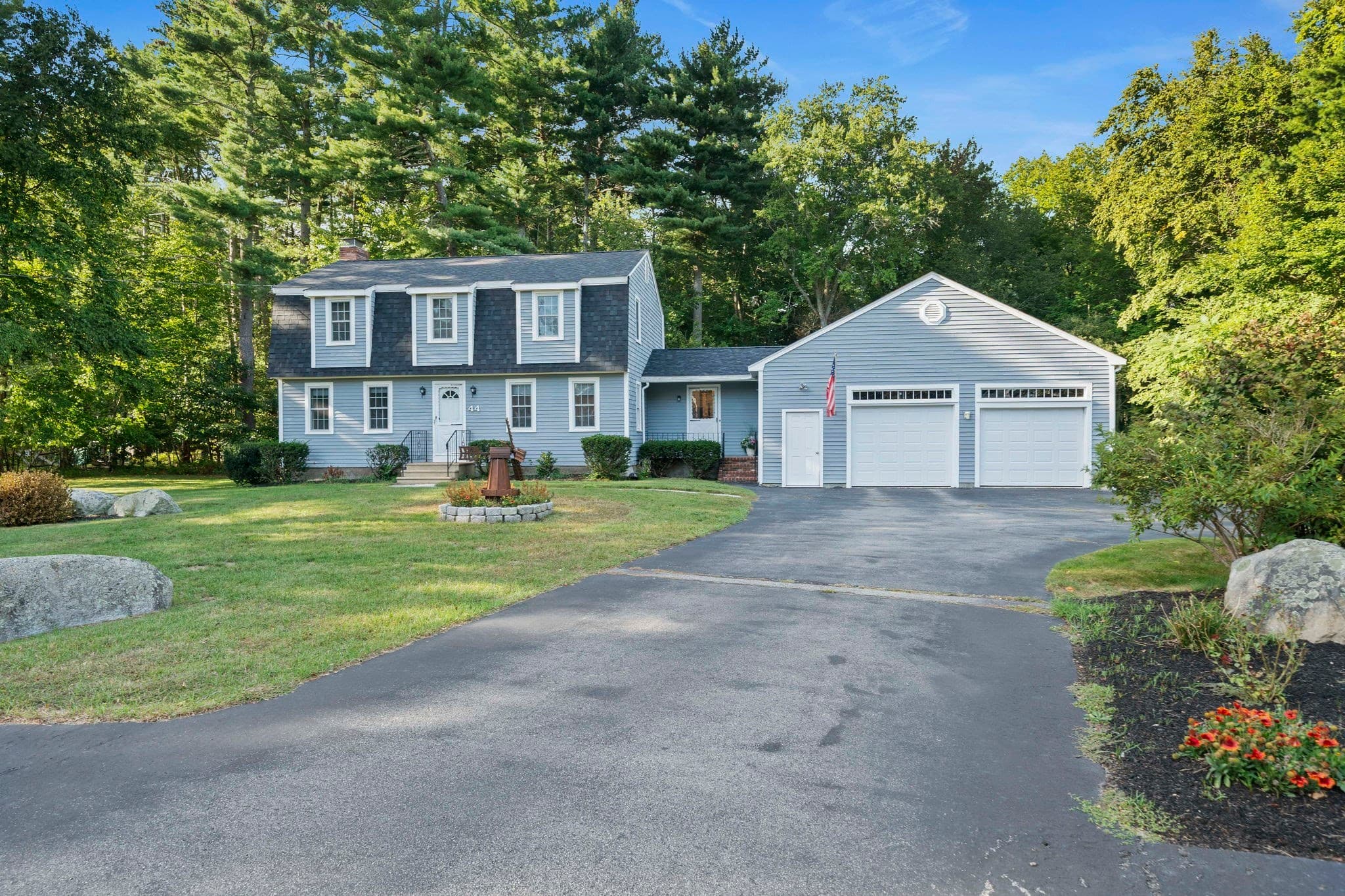 Single Family Residence at 44 Pine Island Rd, Hanover MA 02339, Hanover, photo 3 of 37