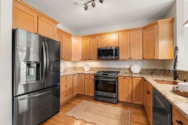 Condominium at 60 Merrimac Street # 615, Amesbury MA 01913, Amesbury, photo 13 of 42