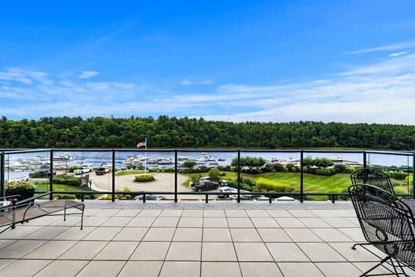 Condominium at 60 Merrimac Street # 615, Amesbury MA 01913, Amesbury, photo 3 of 42