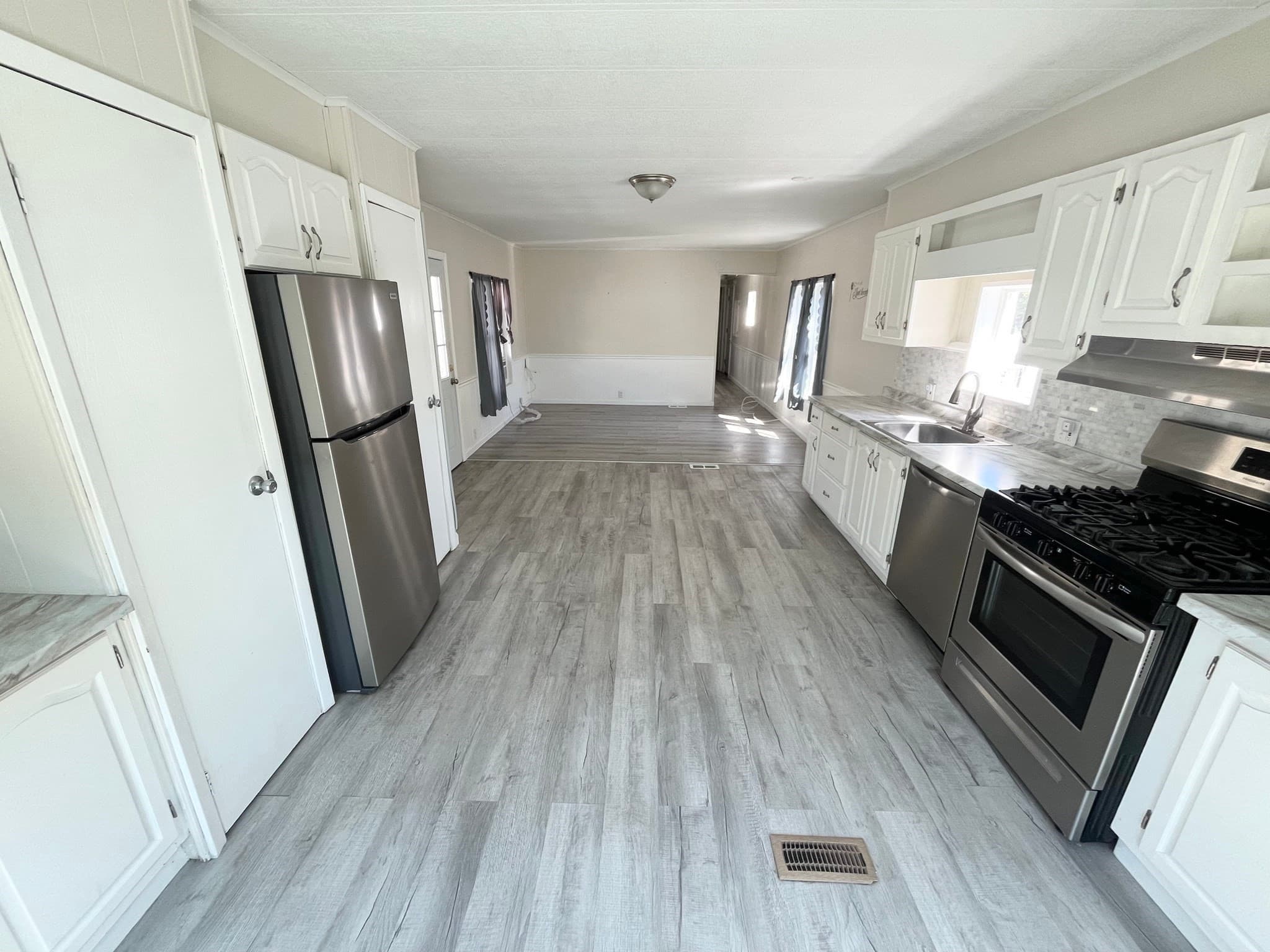 Mobile Home at 3132 Cranberry Highway # 12, Wareham MA 02538, Wareham, photo 6 of 17