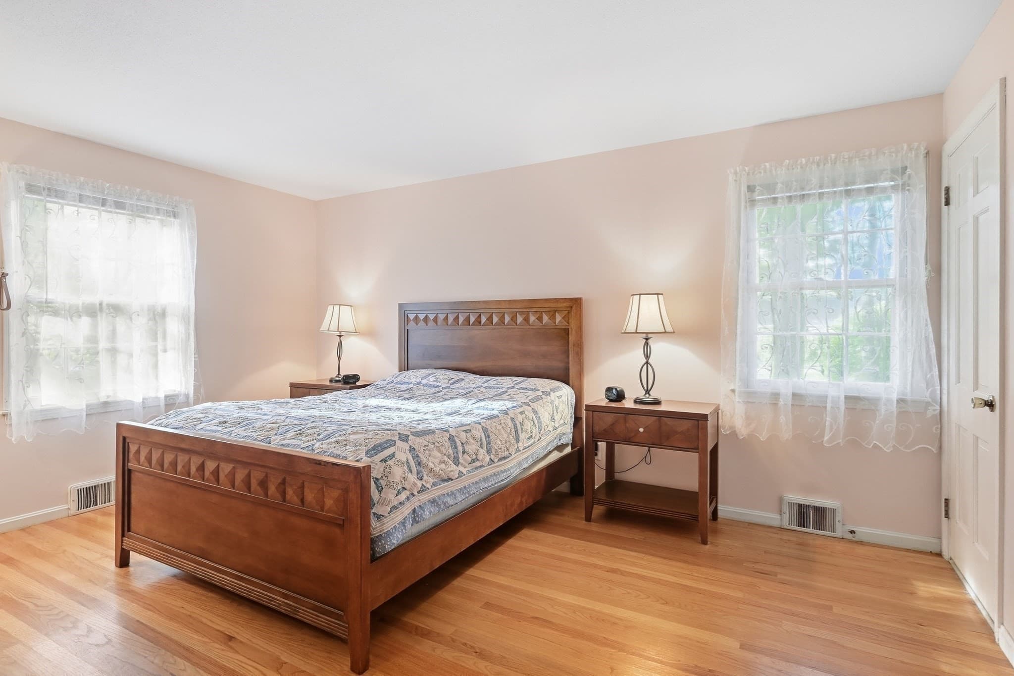 Single Family Residence at 185 Redfern Dr, Longmeadow MA 01106, Longmeadow, photo 17 of 35