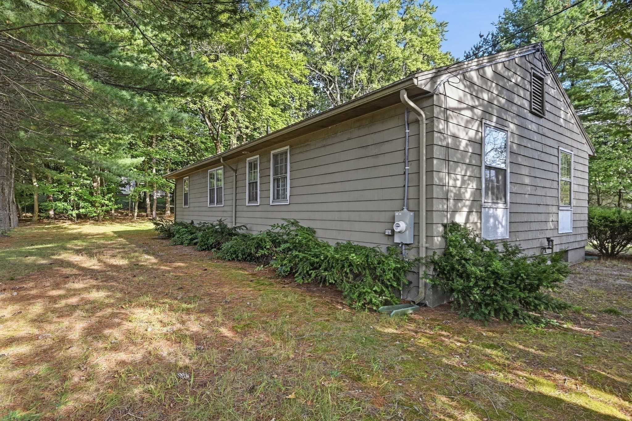 Single Family Residence at 185 Redfern Dr, Longmeadow MA 01106, Longmeadow, photo 32 of 35