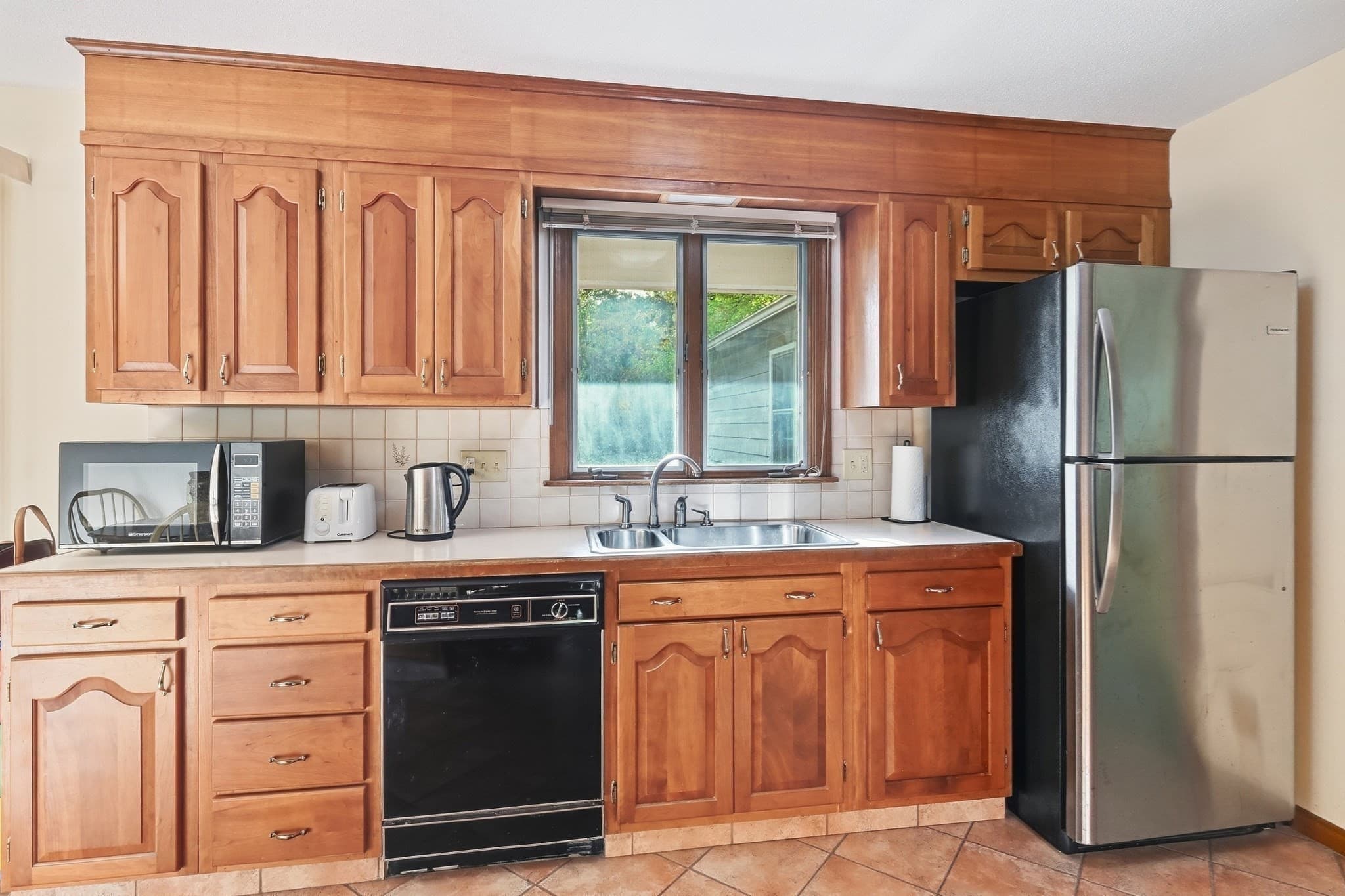 Single Family Residence at 185 Redfern Dr, Longmeadow MA 01106, Longmeadow, photo 10 of 35