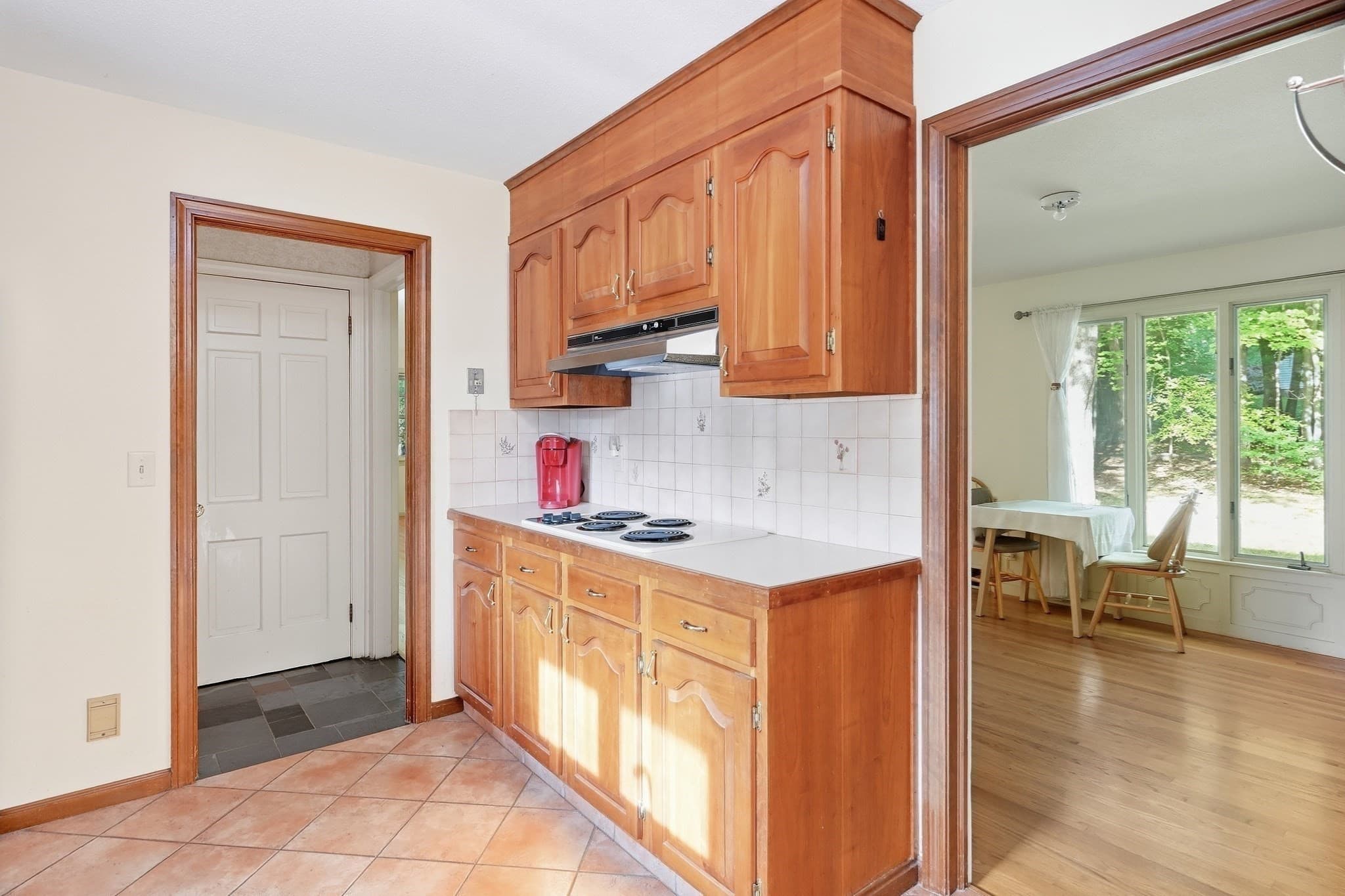 Single Family Residence at 185 Redfern Dr, Longmeadow MA 01106, Longmeadow, photo 14 of 35