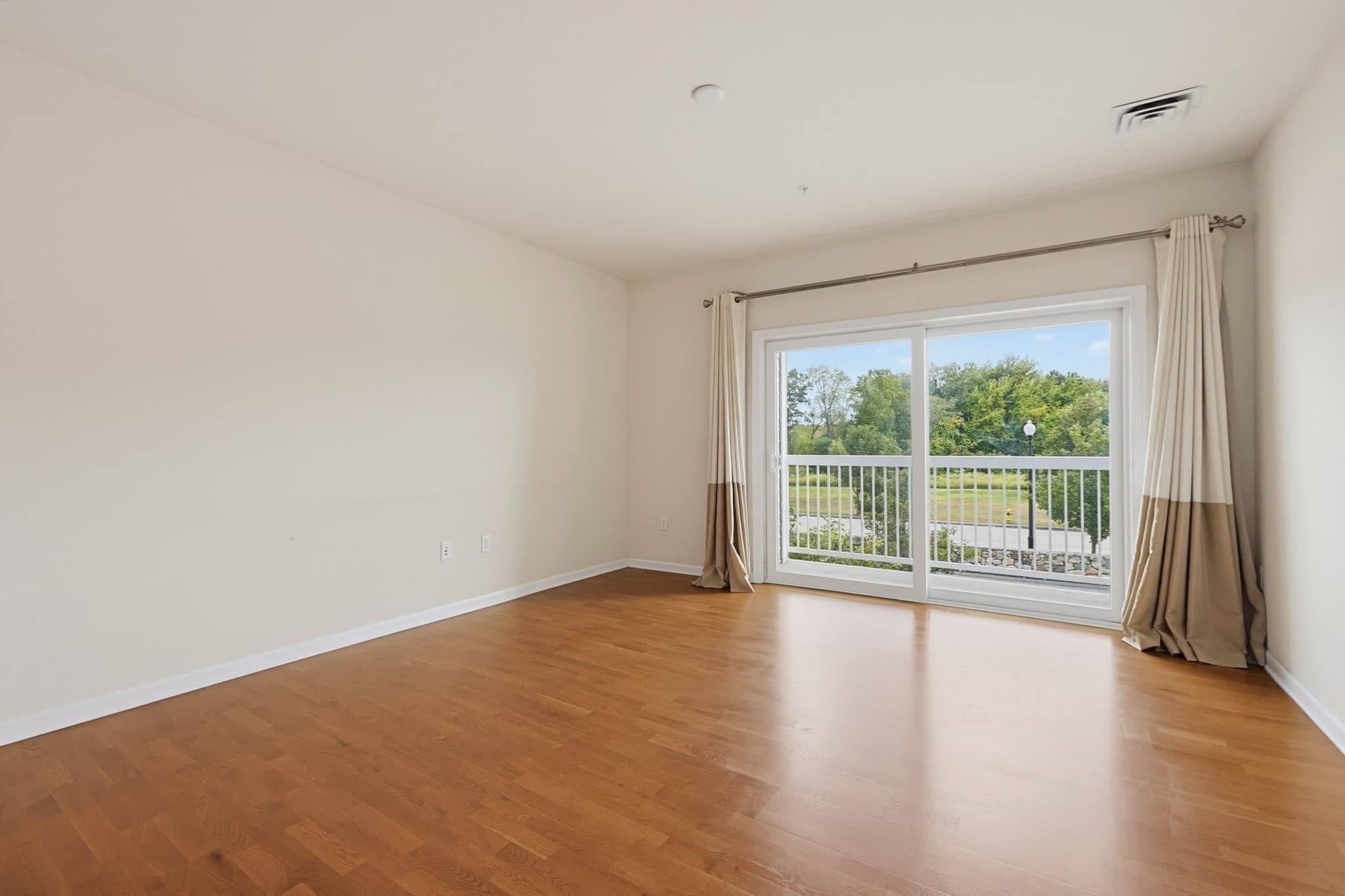 Condominium at 110 Trotter Rd # 2203, Weymouth MA 02190, Weymouth, photo 13 of 33
