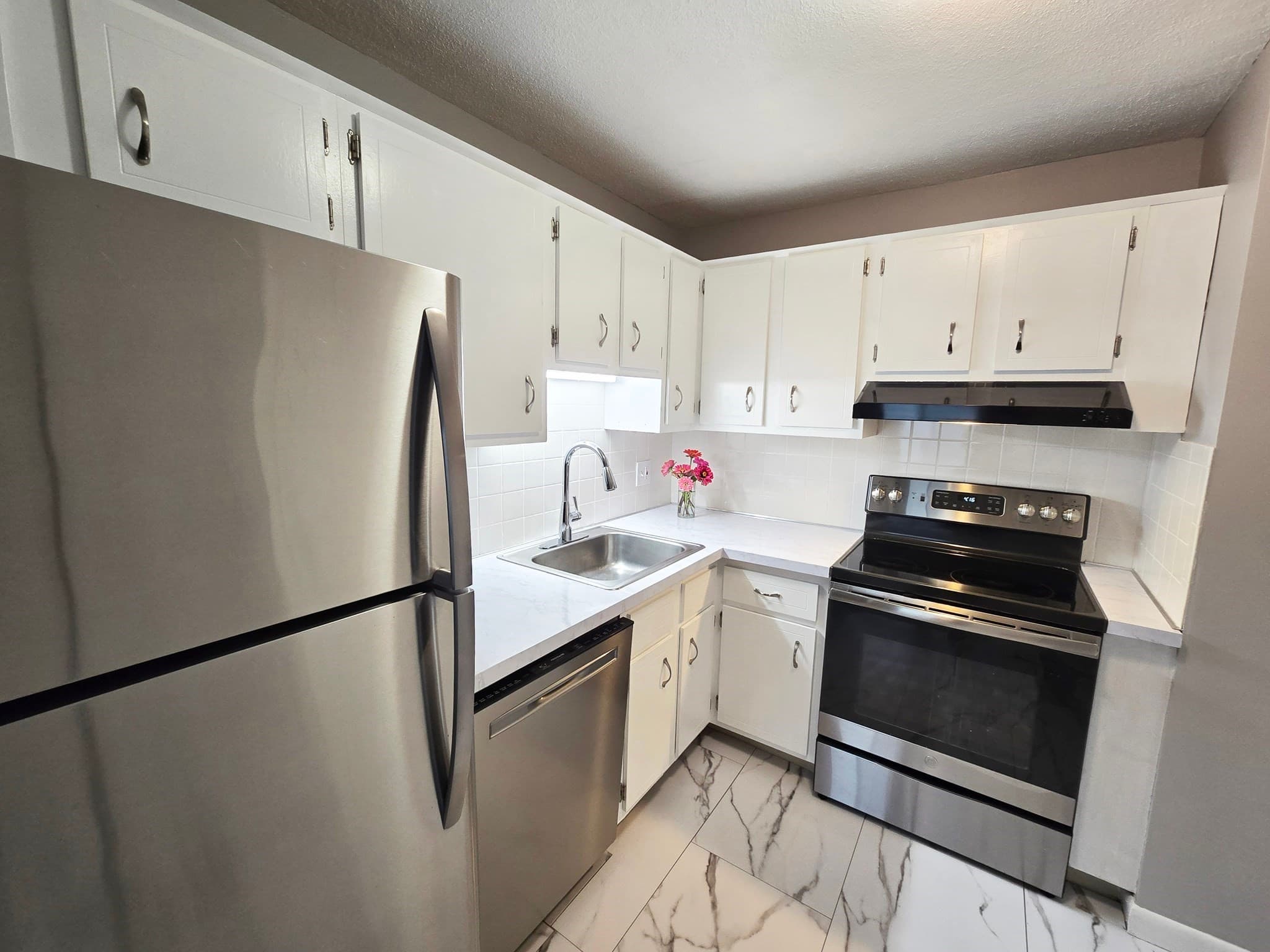 Condominium at 6-8 Broadway Ave # 8, Ipswich MA 01938, Ipswich, photo 2 of 7