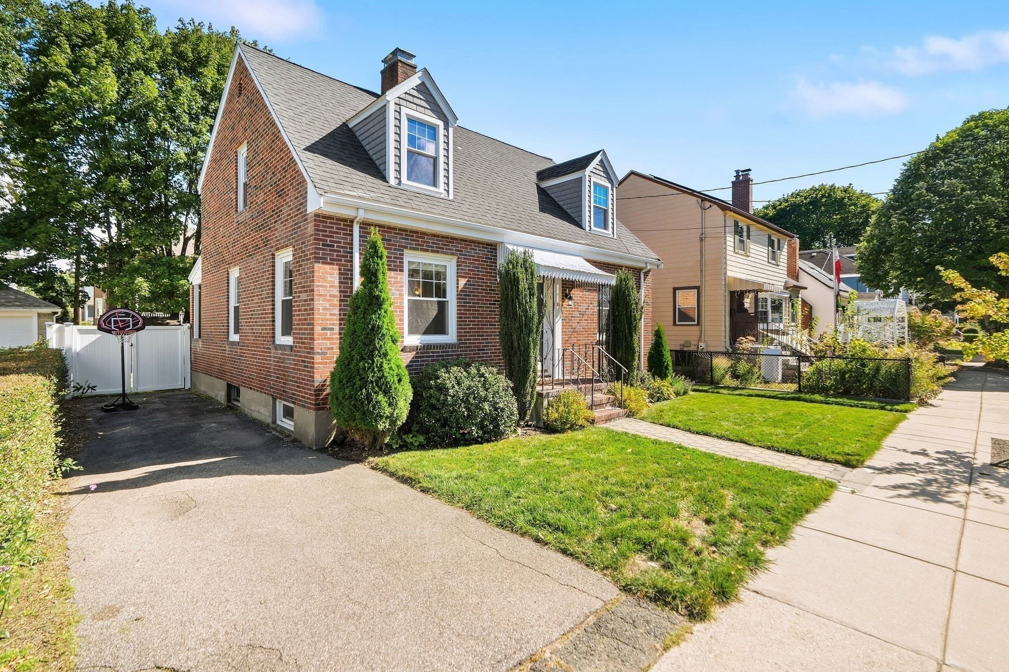 Single Family Residence at 31 Zeller St, Boston MA 02131, Boston, photo 2 of 42