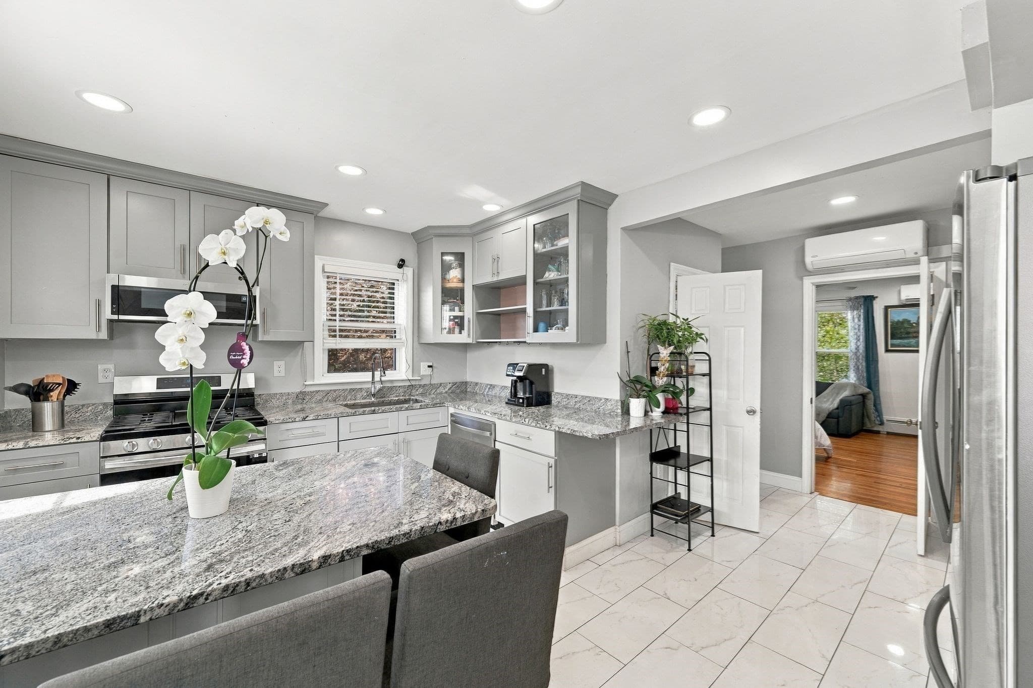 Multi Family at 104 Waterhill St, Lynn MA 01905, Lynn, photo 2 of 35