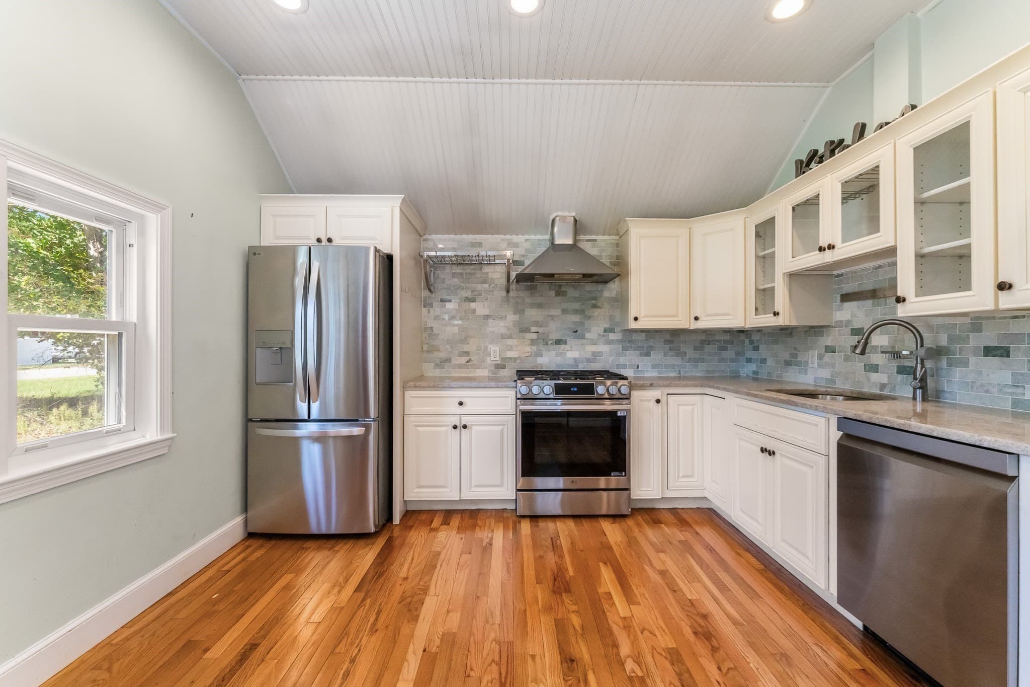 Single Family Residence at 24 Spear Ave, East Bridgewater MA 02333, East Bridgewater, photo 5 of 40