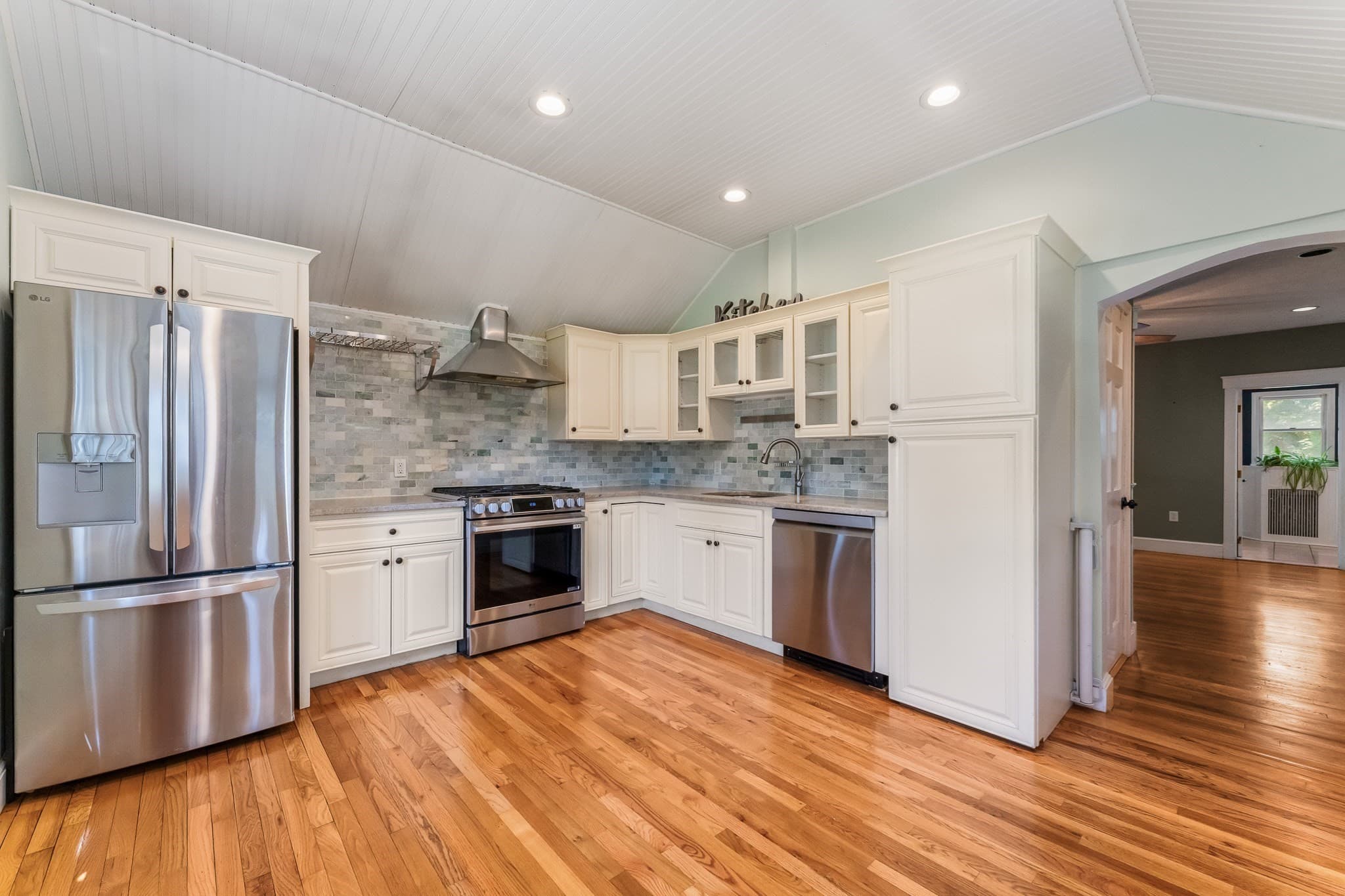 Single Family Residence at 24 Spear Ave, East Bridgewater MA 02333, East Bridgewater, photo 4 of 40