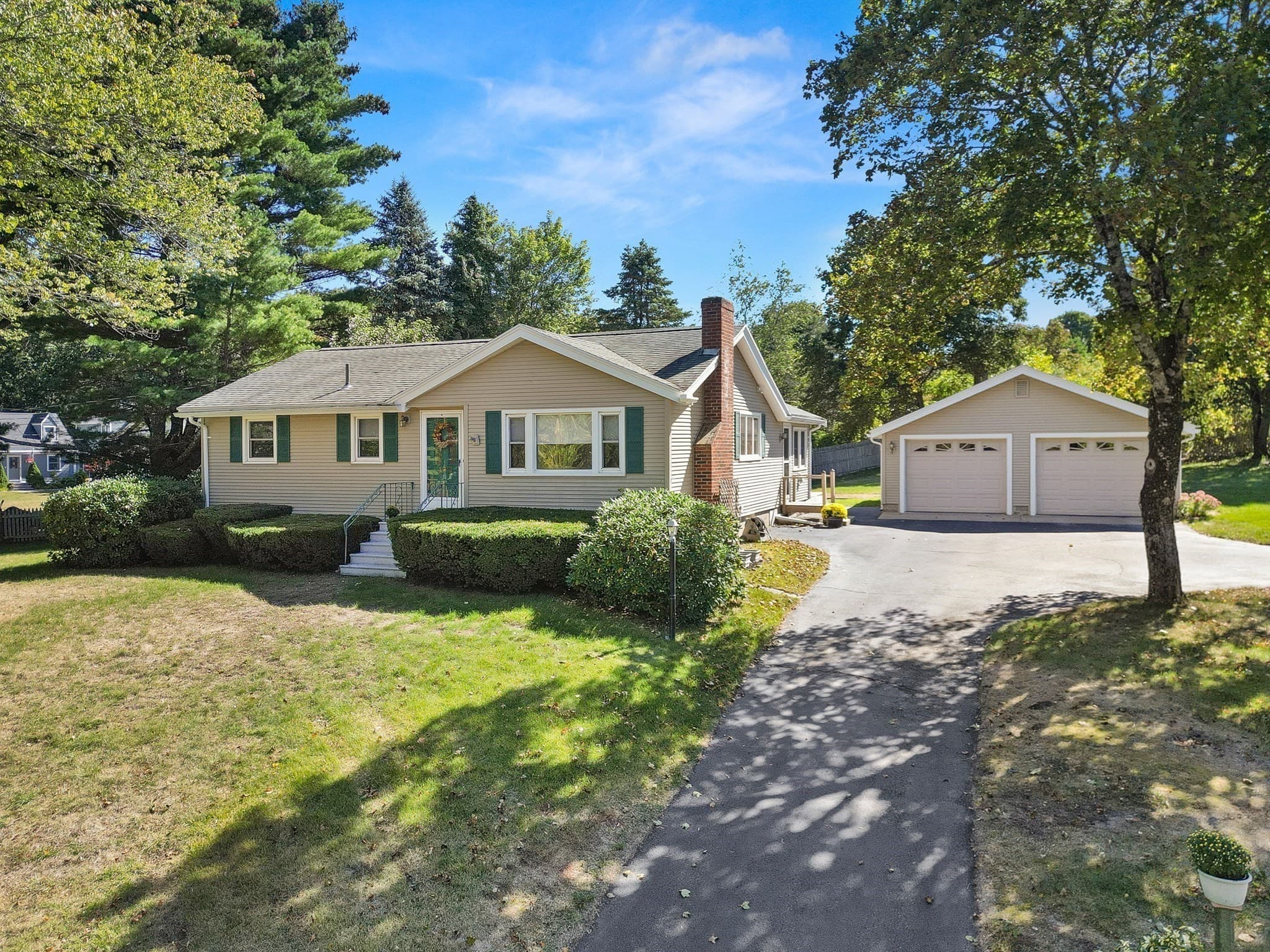 163 Center St, Groveland MA 01834