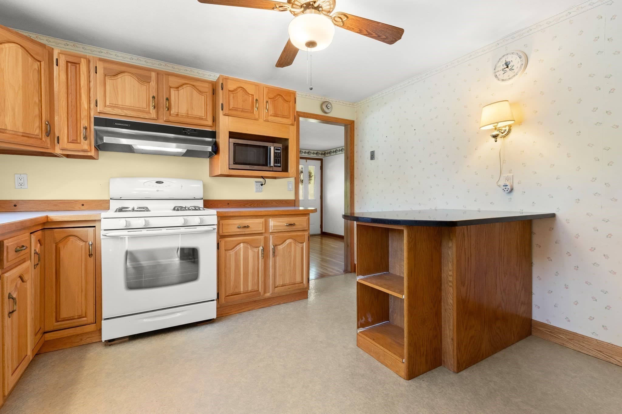 Single Family Residence at 163 Center St, Groveland MA 01834, Groveland, photo 9 of 41