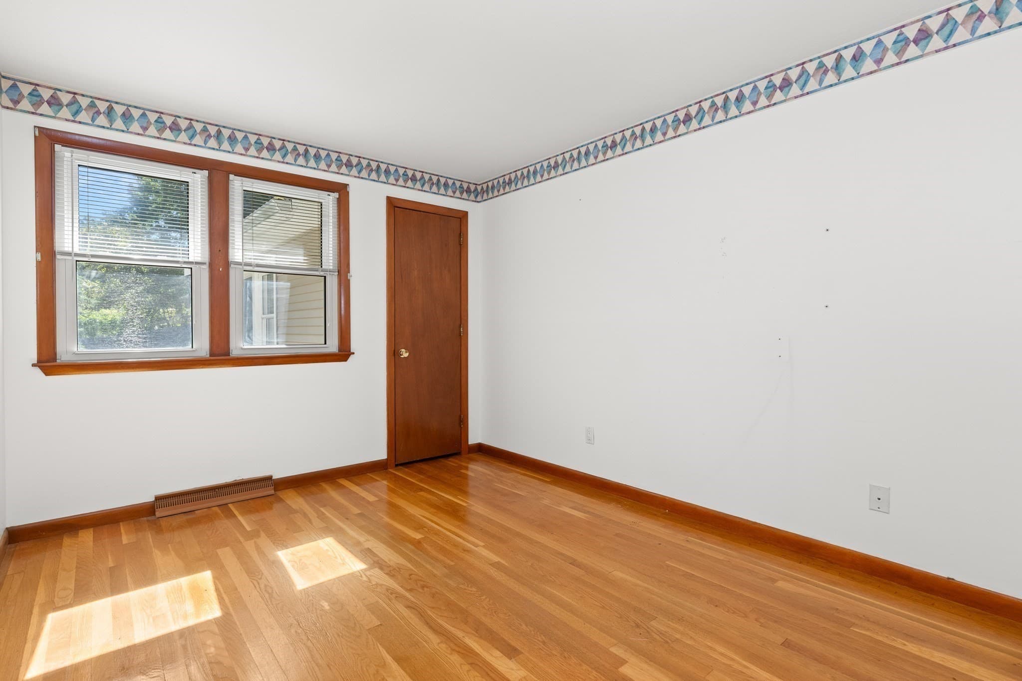 Single Family Residence at 163 Center St, Groveland MA 01834, Groveland, photo 15 of 41