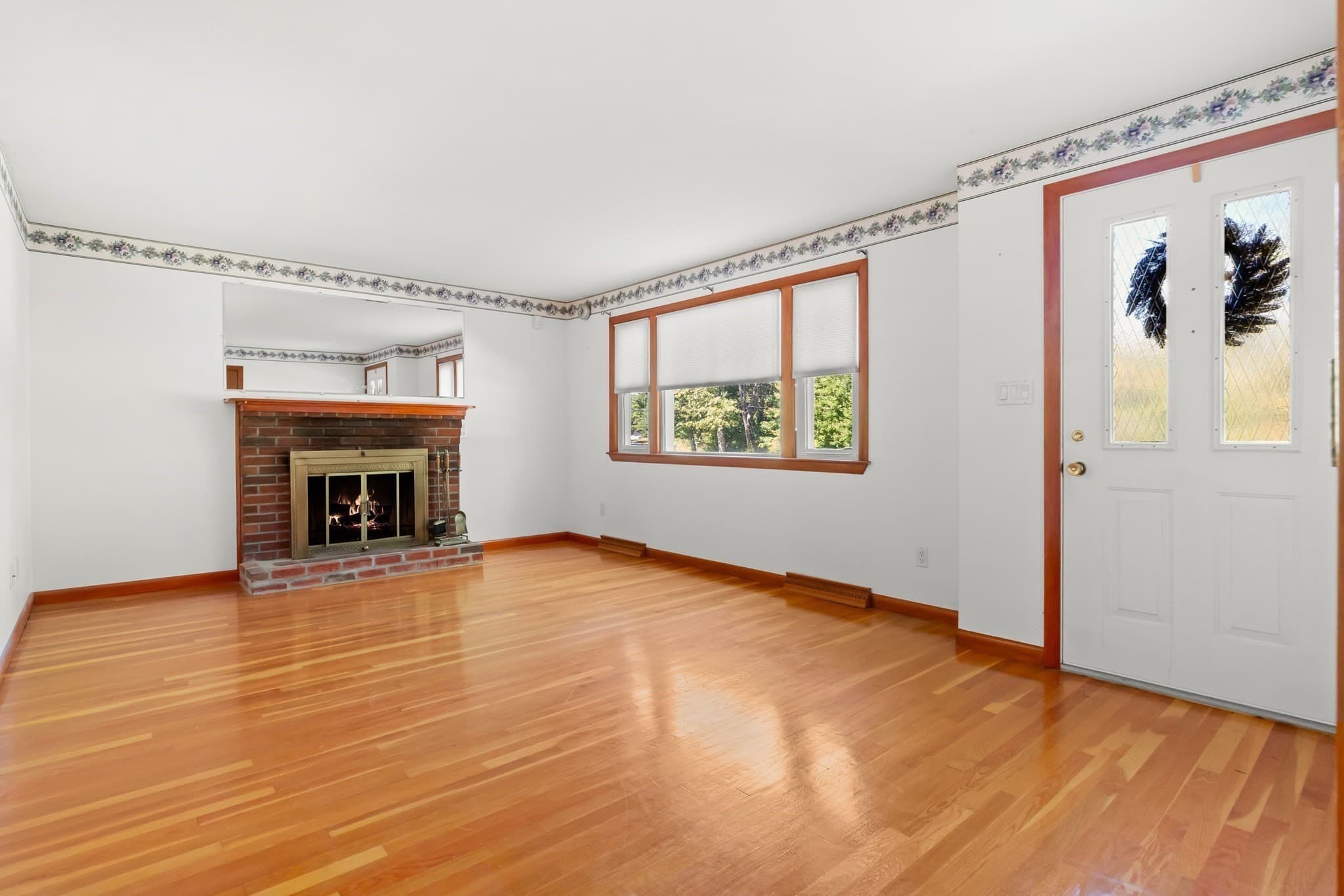 Single Family Residence at 163 Center St, Groveland MA 01834, Groveland, photo 4 of 41
