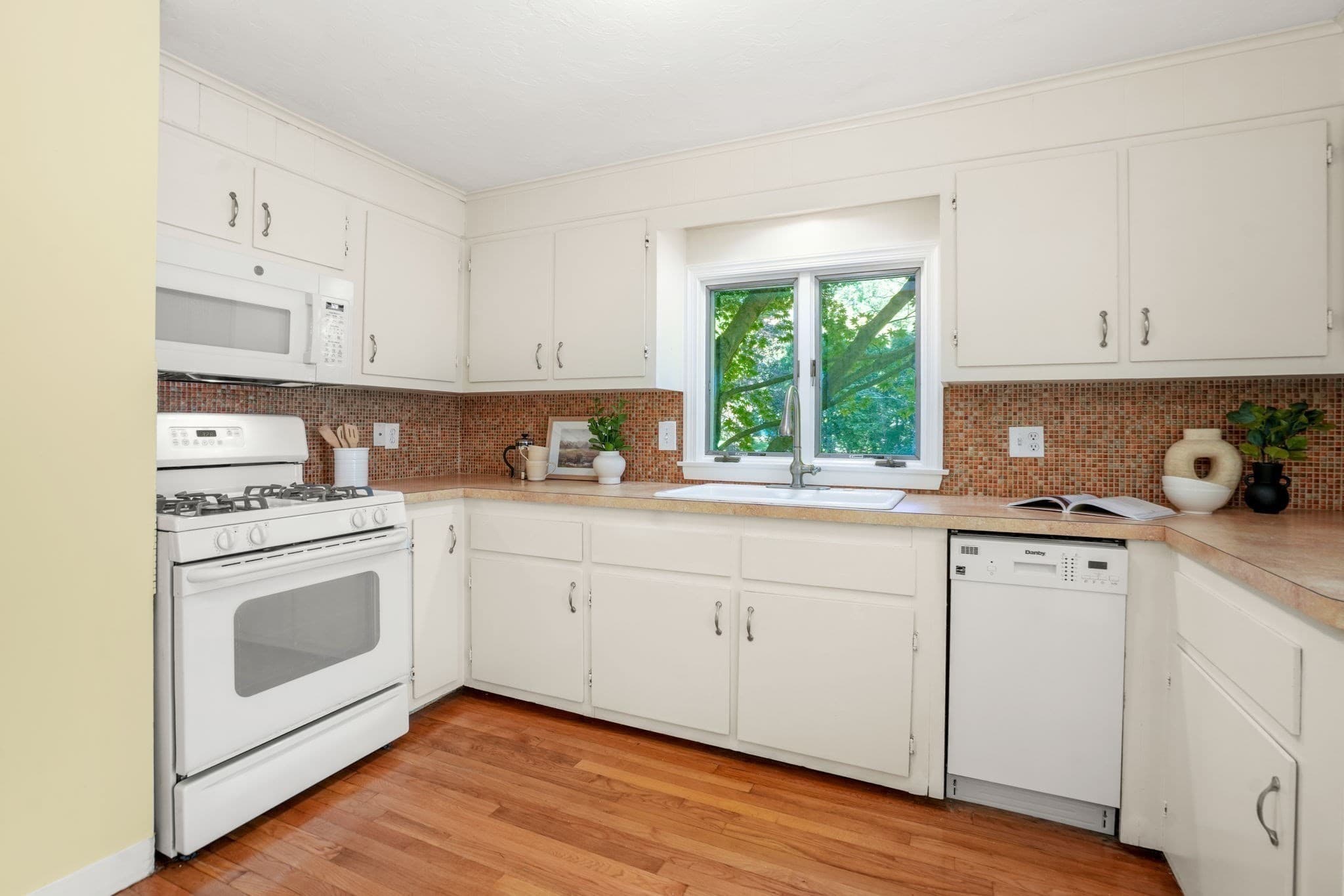 Single Family Residence at 8 East Rd, Wayland MA 01778, Wayland, photo 7 of 19