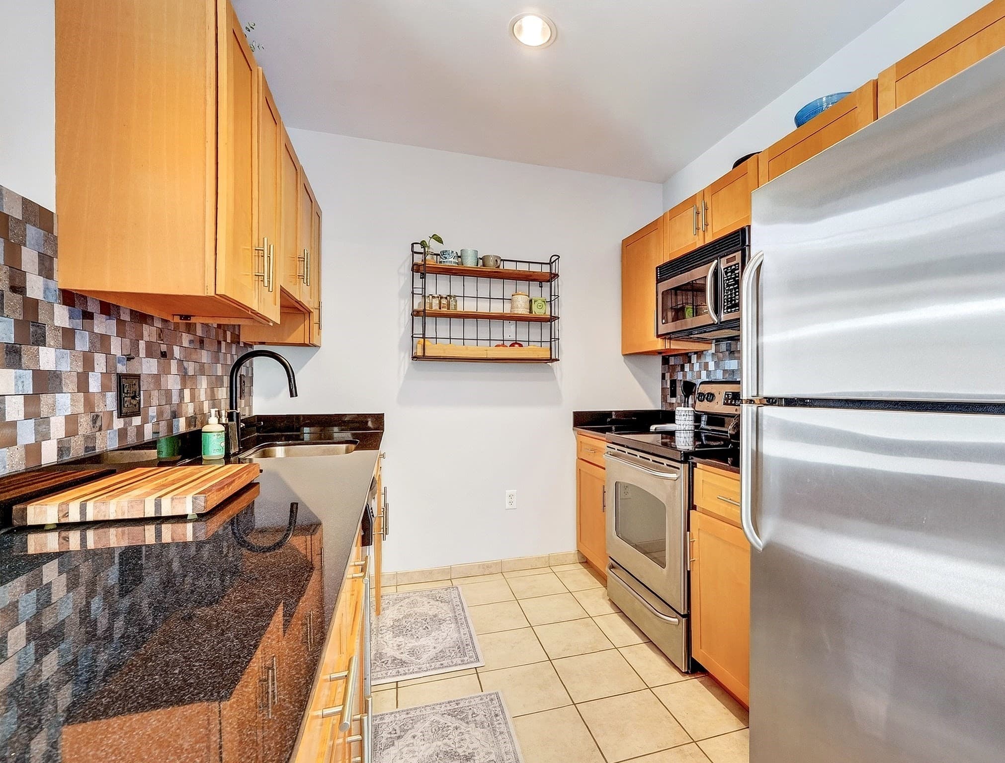 Condominium at 52 Lawrence Dr. # M213, Lowell MA 01854, Lowell, photo 8 of 33
