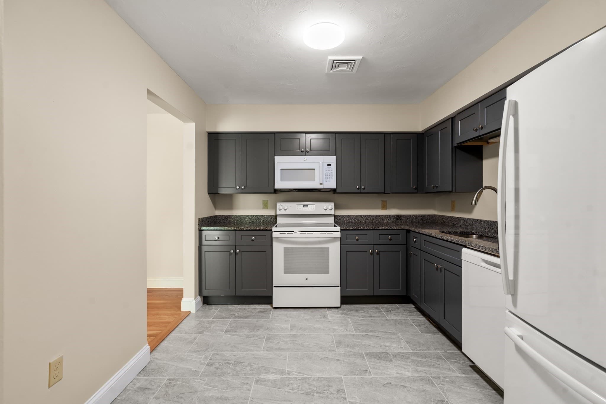 Condominium at 5 Farmer Rd # 5, Milton MA 02186, Milton, photo 8 of 23