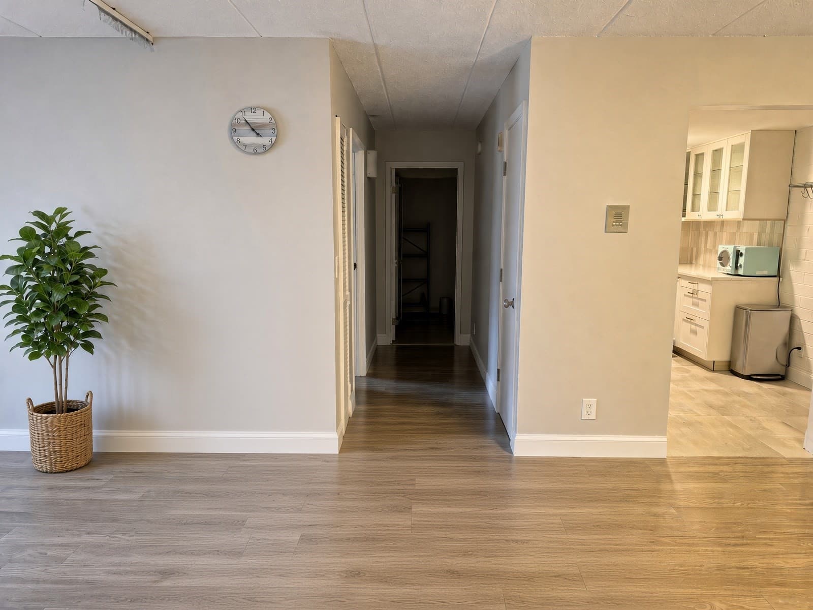 Condominium at 185 Quincy Shore Dr # 24, Quincy MA 02171, Quincy, photo 5 of 7