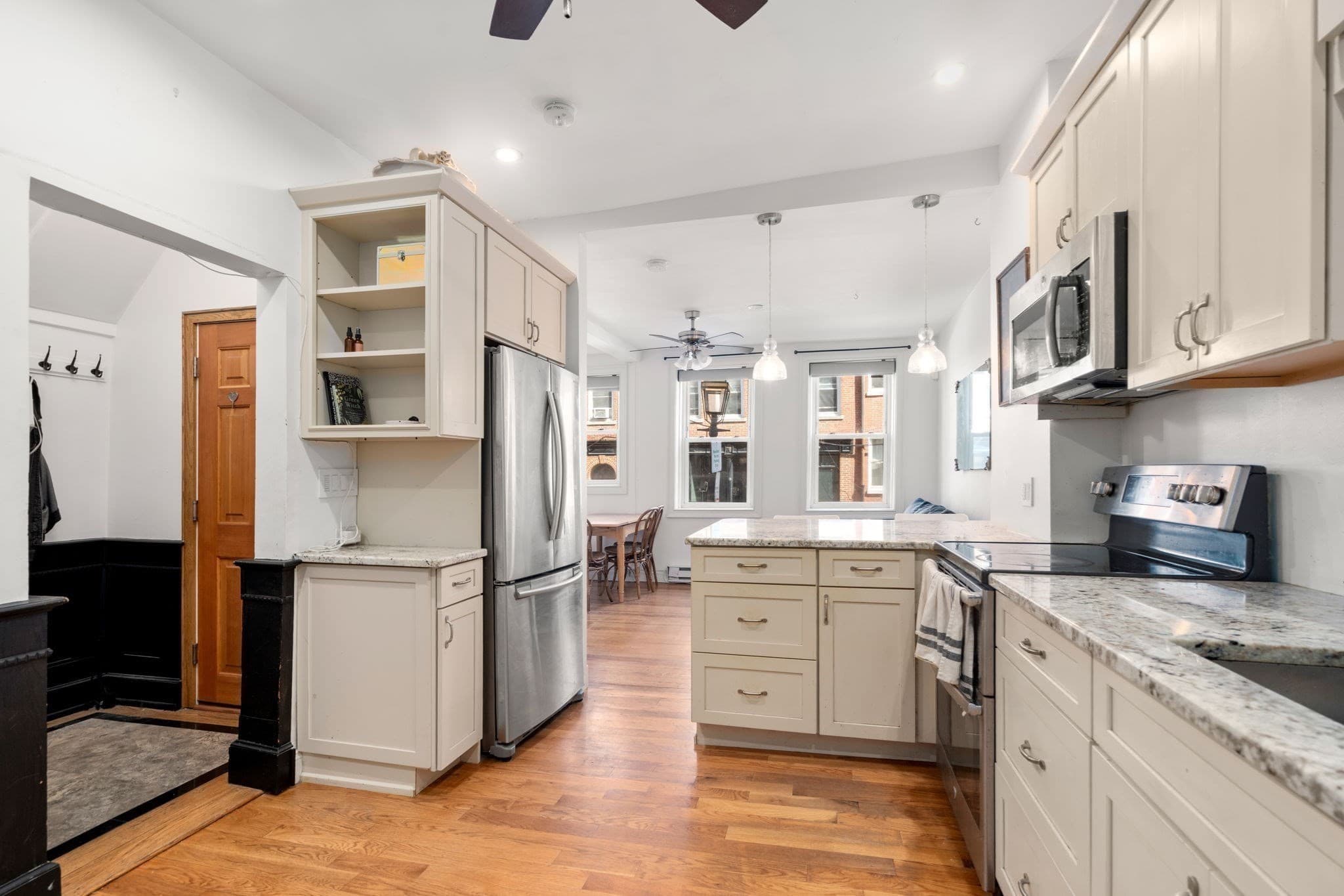 Condominium at 162 Endicott St # 1, Boston MA 02113, Boston, photo 4 of 20