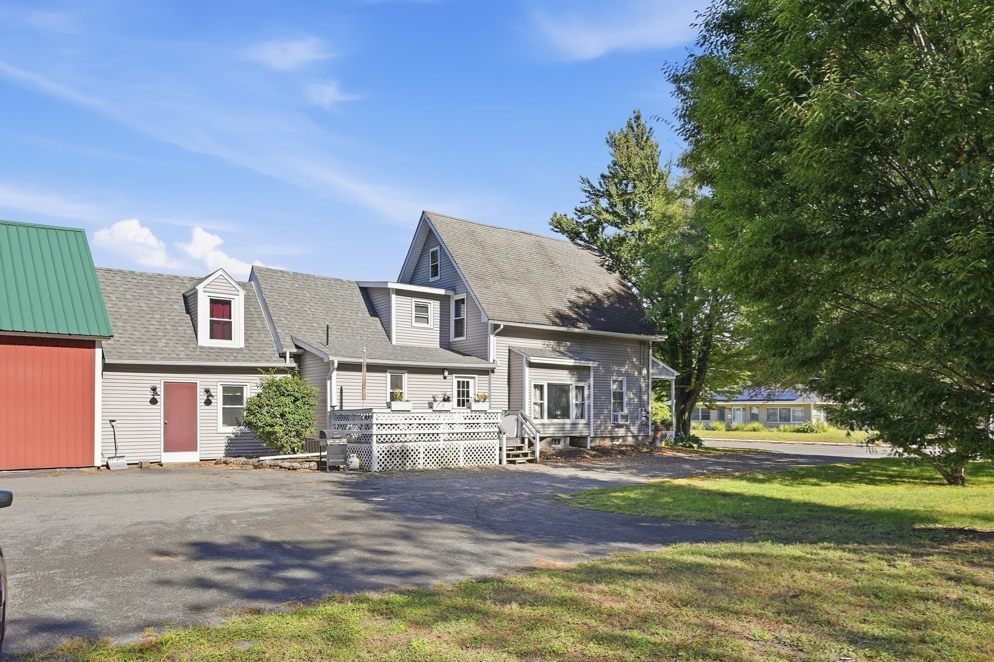 3 Family at 30 Sugarloaf Street, Deerfield MA 01373, Deerfield, photo 2 of 18