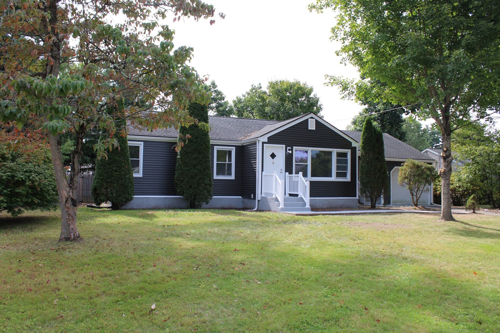 158 Woodcrest Rd, Springfield MA 01029