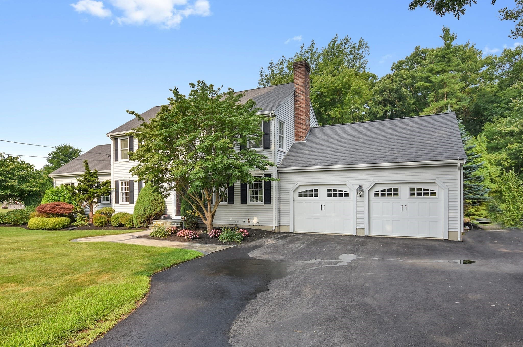 Single Family Residence at 82 Bellingham Rd, Blackstone MA 01504, Blackstone, photo 3 of 32