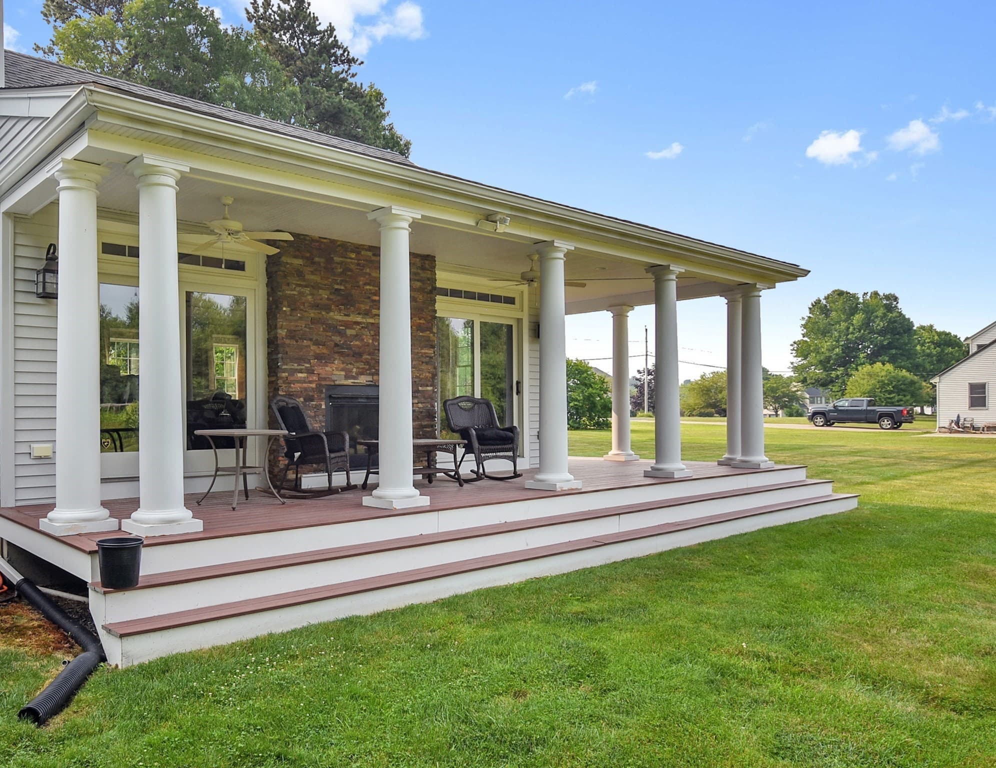Single Family Residence at 82 Bellingham Rd, Blackstone MA 01504, Blackstone, photo 4 of 32