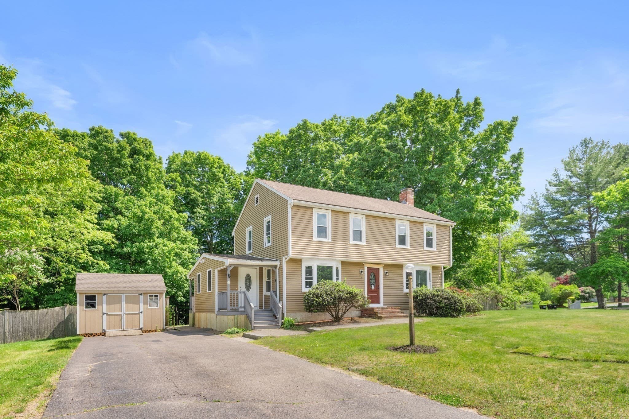 Single Family Residence at 5 Tuckoosa Cir, Bridgewater MA 02324, Bridgewater, photo 5 of 38