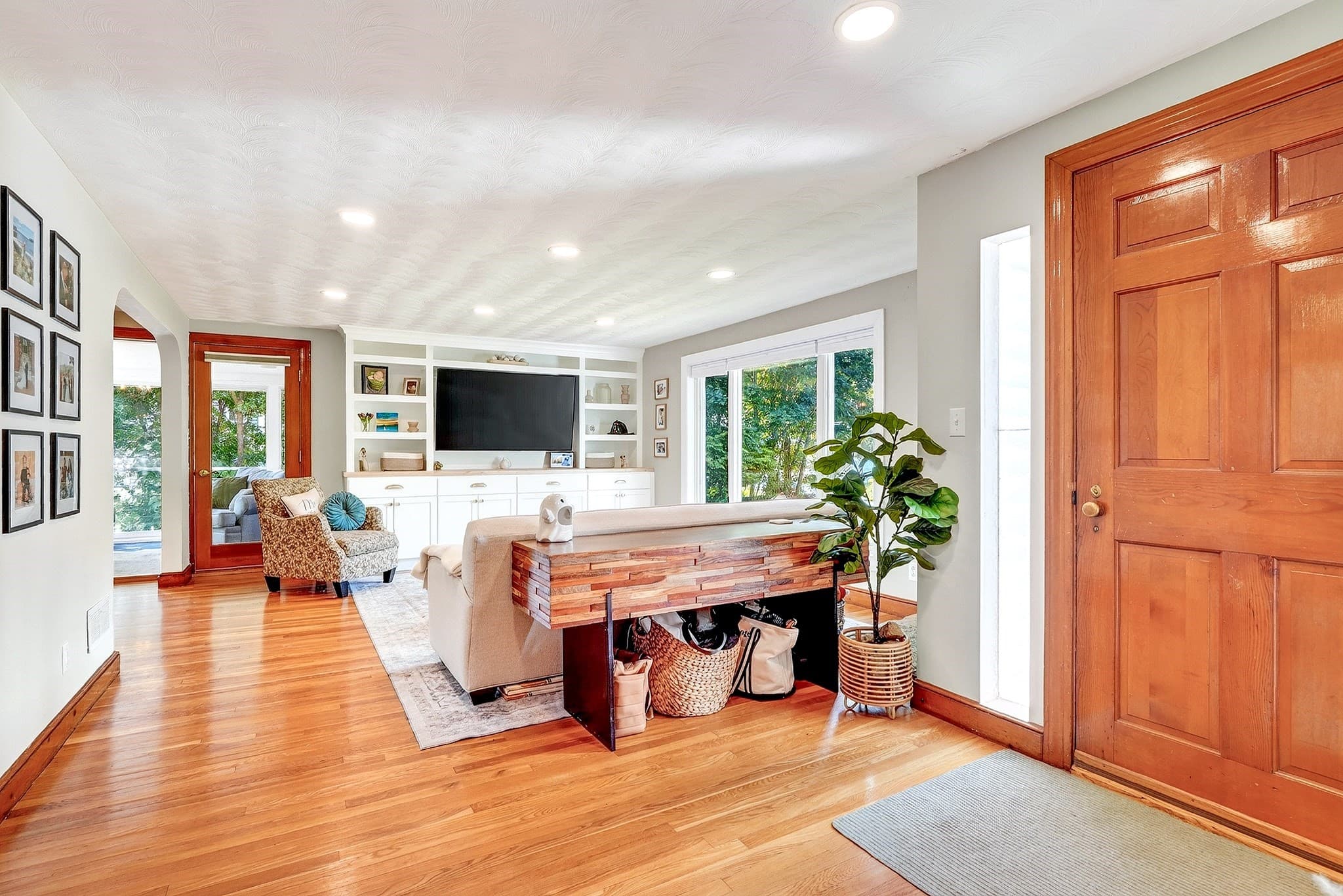 Single Family Residence at 6 Sprucewood Rd, Wilmington MA 01887, Wilmington, photo 3 of 38